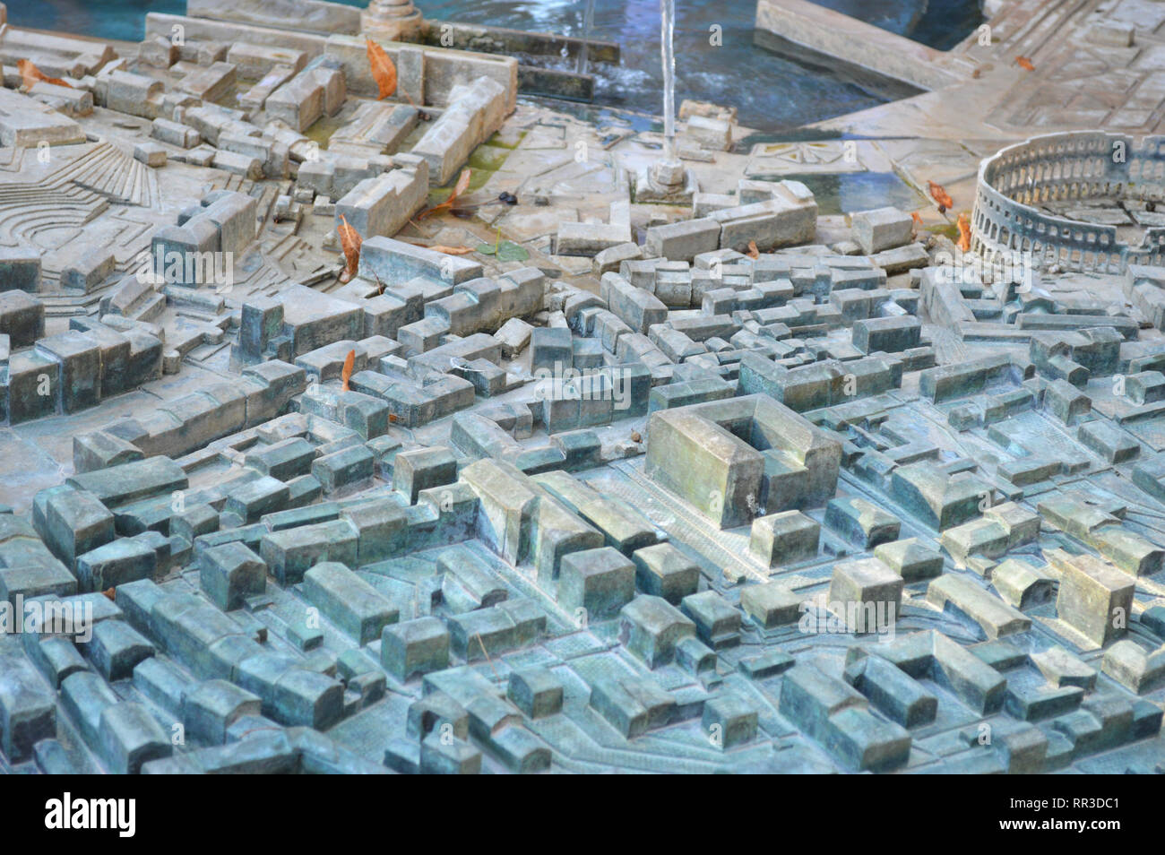 Pula pola Kolosseum Architektur Details mit Bogenfenstern Sommer Stockfoto