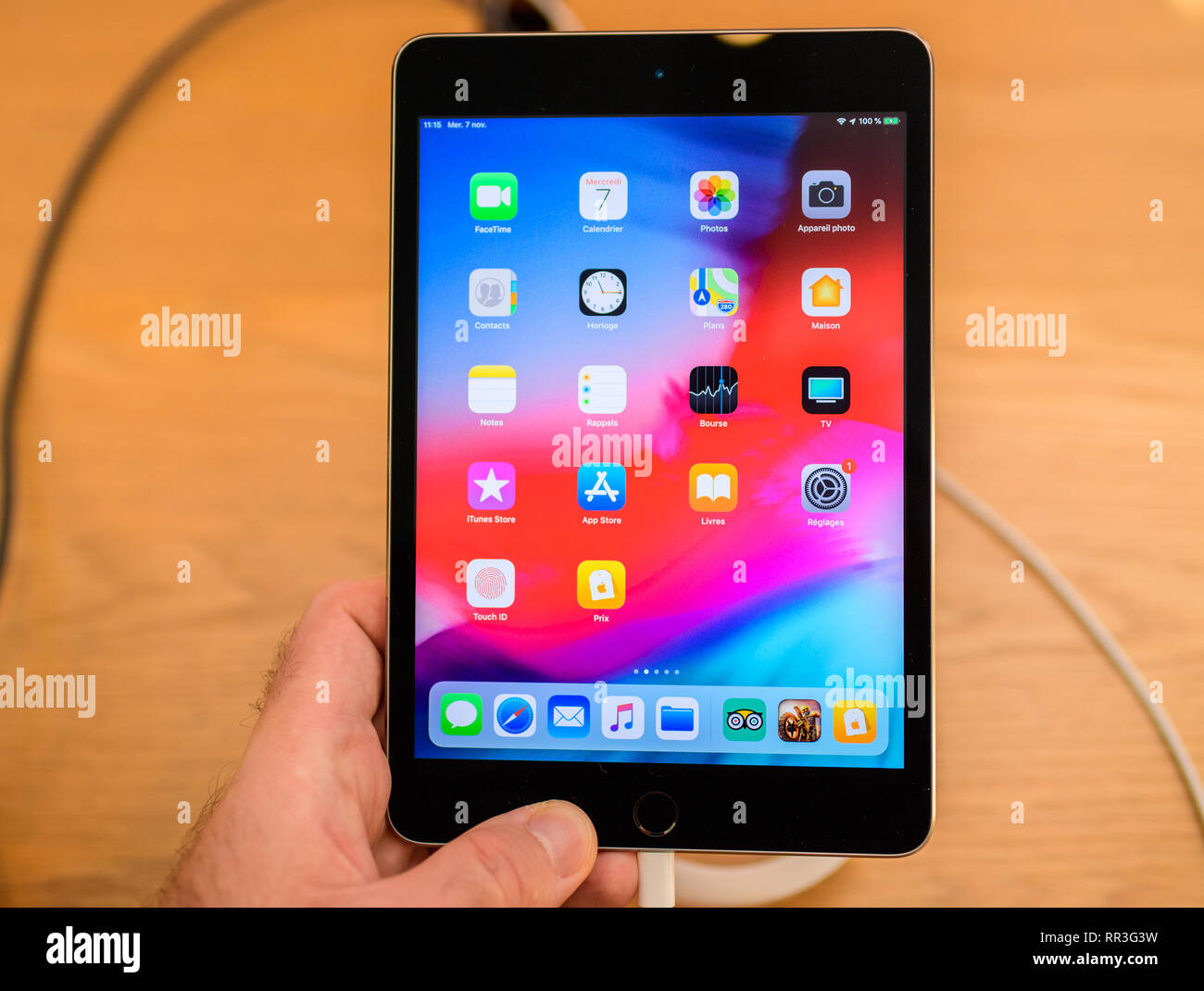 Ipad Mini Stockfotos Und Bilder Kaufen Alamy
