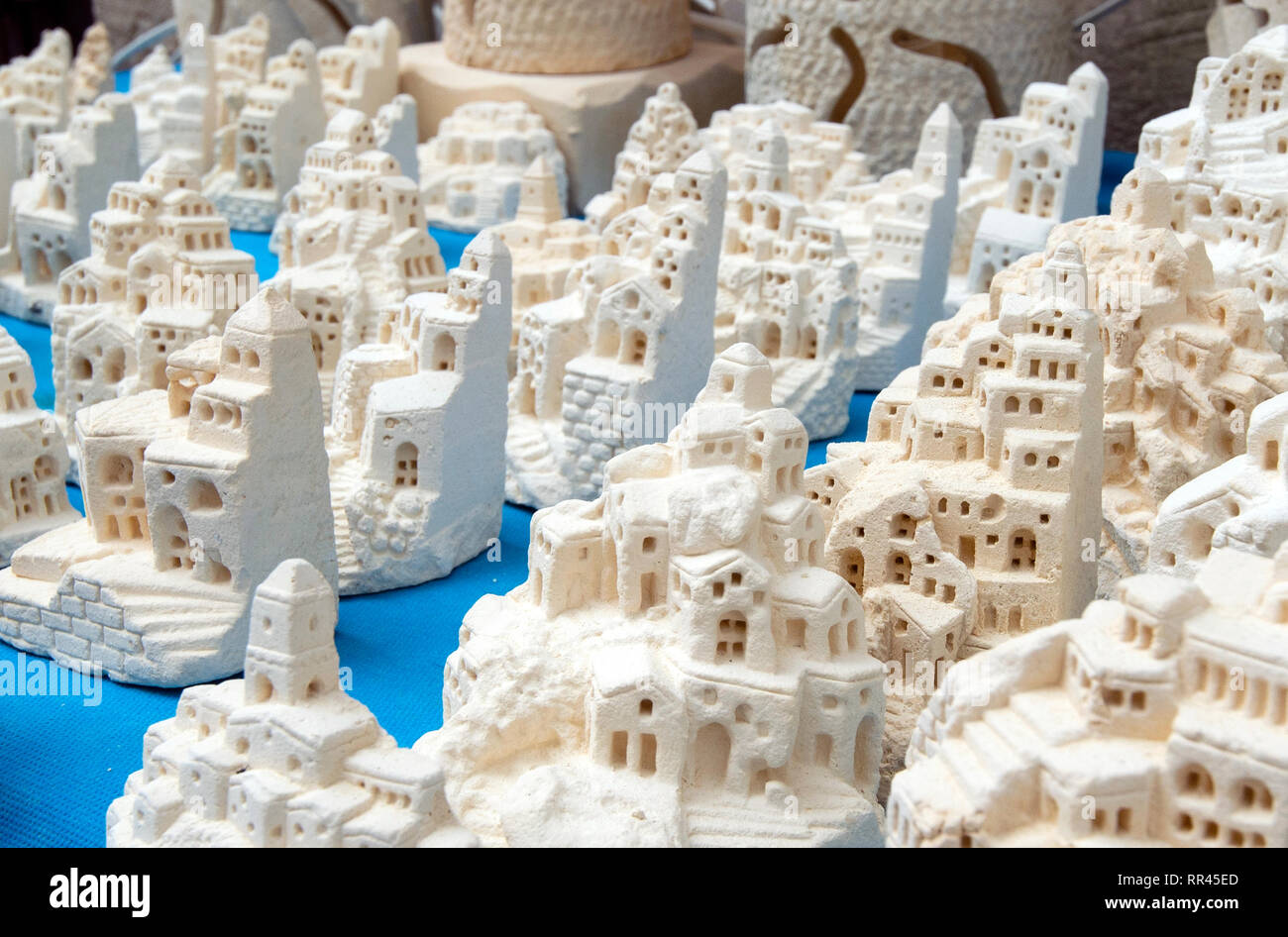 Kleine Souvenirs der Stadt Matera in Stein, Sassi di Matera, Kulturhauptstadt 2019, Provinz von Matera, Basilikata, Italien Stockfoto