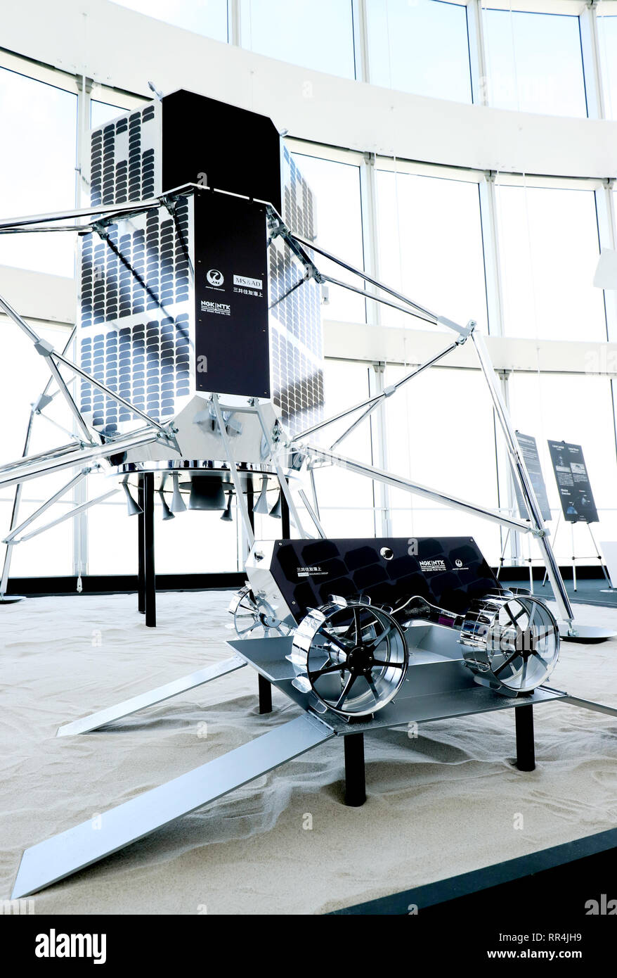 Februar 22, 2019, Tokio, Japan - Japanische Raum venture" ispace' zeigt  eine Mondlandung Fahrzeug und Rover, wie sie ankündigen corporate  Partnerschaften mit Japan Airlines, Mitsui Sumitomo Insurance und NGK  Zündkerze zu unterstützen'