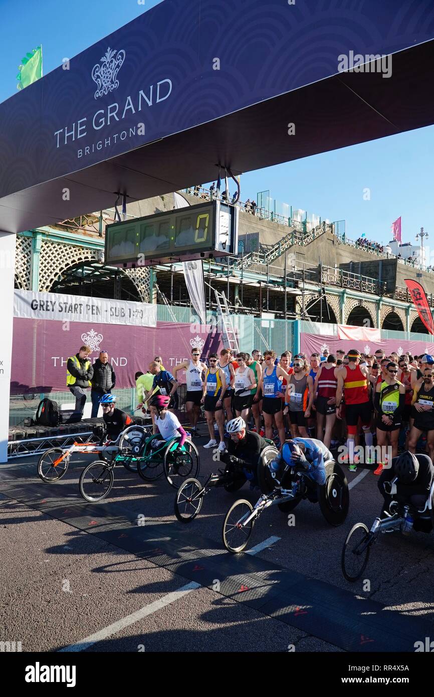 Brighton Halbmarathon 2019 Rollstuhlfahrer, Madeira Drive, East Sussex UK Stockfoto