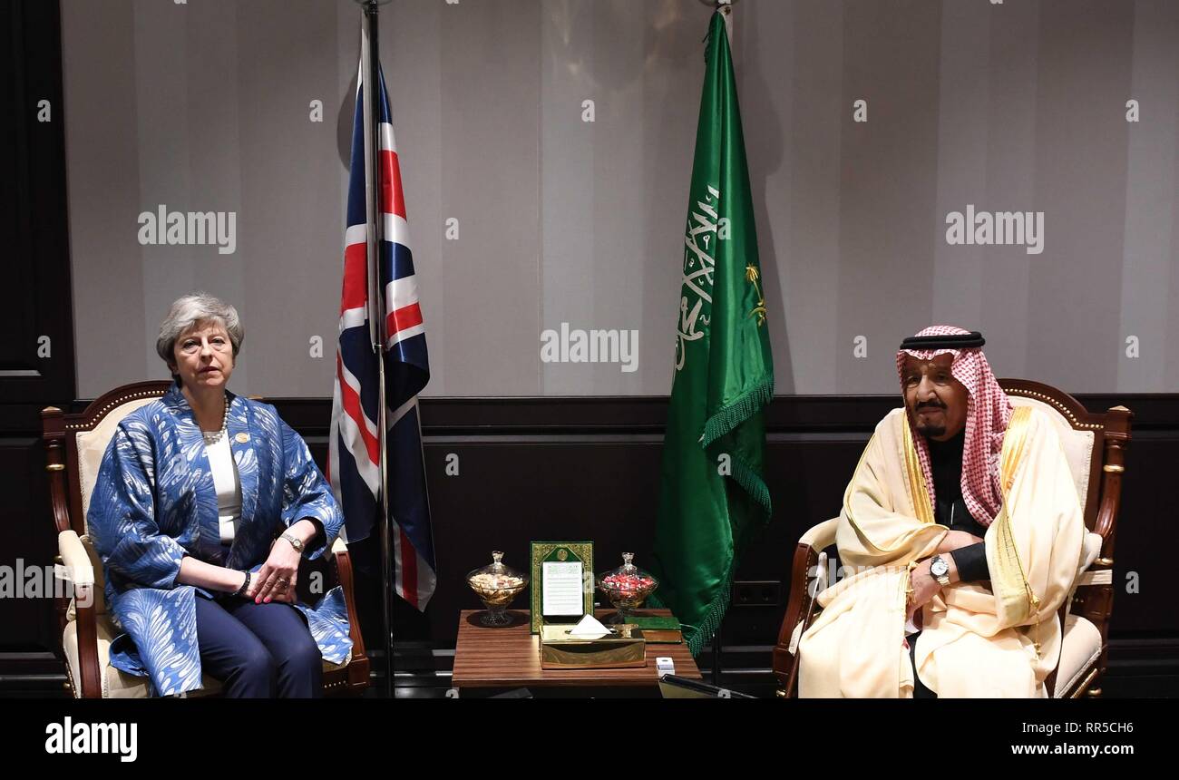 Premierminister Theresa May und King Salman Bin Abdulaziz Al Saud Besuch der EU-Liga der Arabischen Staaten Gipfel in Sharm El-Sheikh, Ägypten. Stockfoto