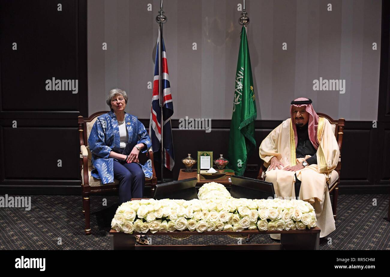 Premierminister Theresa May und King Salman Bin Abdulaziz Al Saud Besuch der EU-Liga der Arabischen Staaten Gipfel in Sharm El-Sheikh, Ägypten. Stockfoto