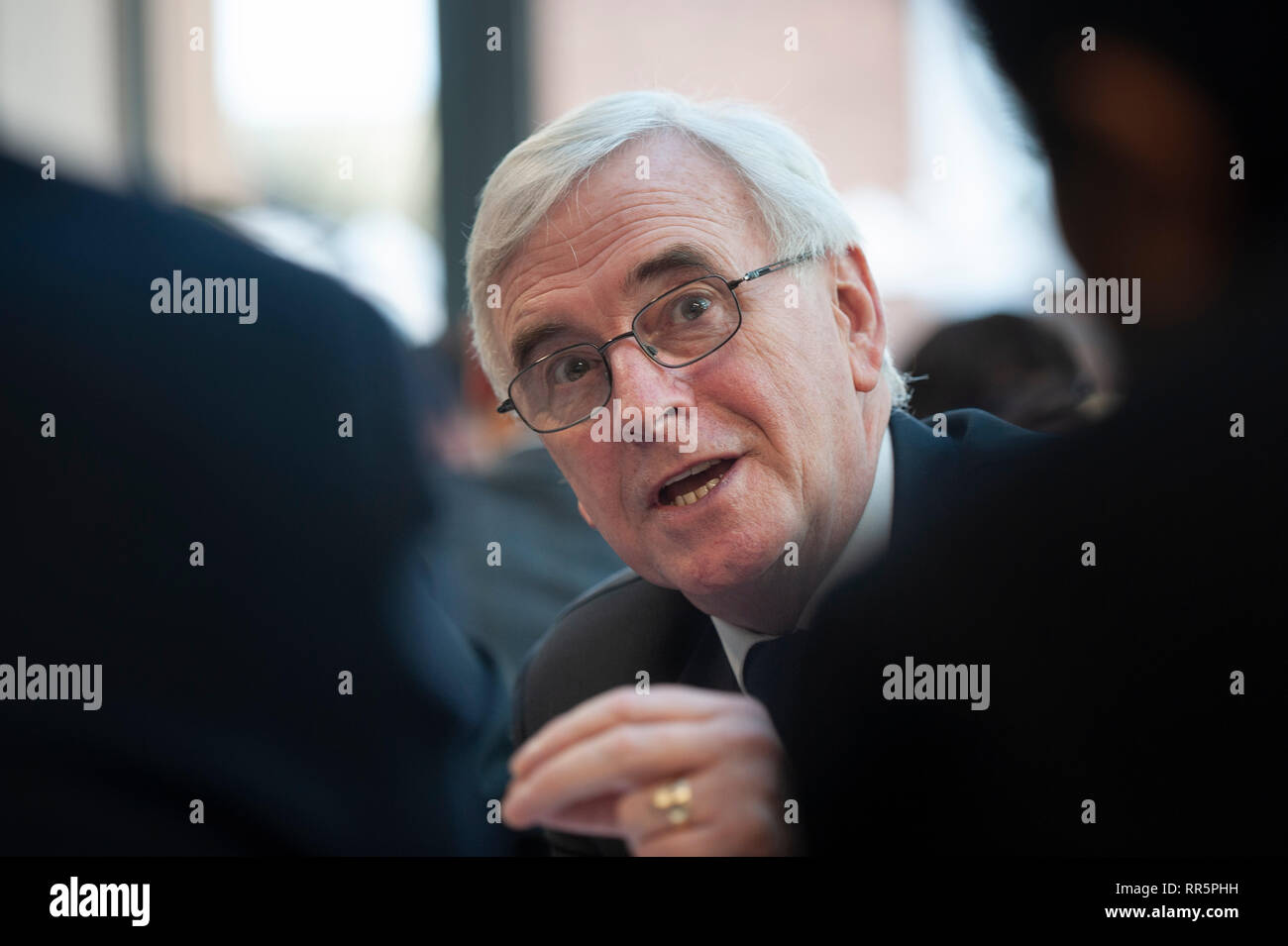 Keil Gruppe Verzinken Ltd, Stafford Street, Willenhall, West Midlands, UK. 21. Februar 2019. John McDonnell MP, Labours Schatzkanzler Stockfoto