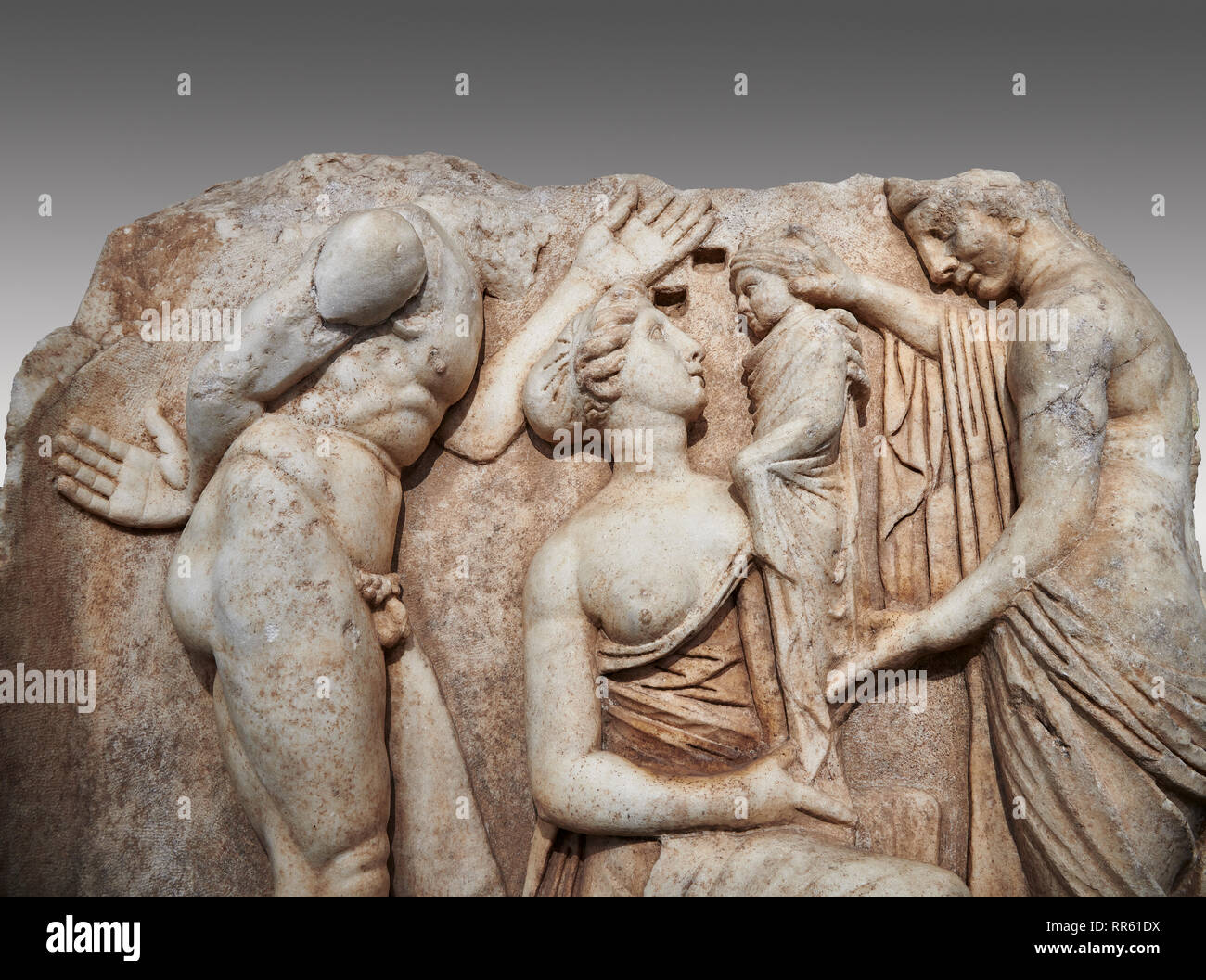 Nahaufnahme eines römischen Sebasteion Relief, Aphrodisias des Dionysos als Baby, Afrodisias Museum, Aphrodisias, Türkei. Baby Dionysos ist Hande Stockfoto