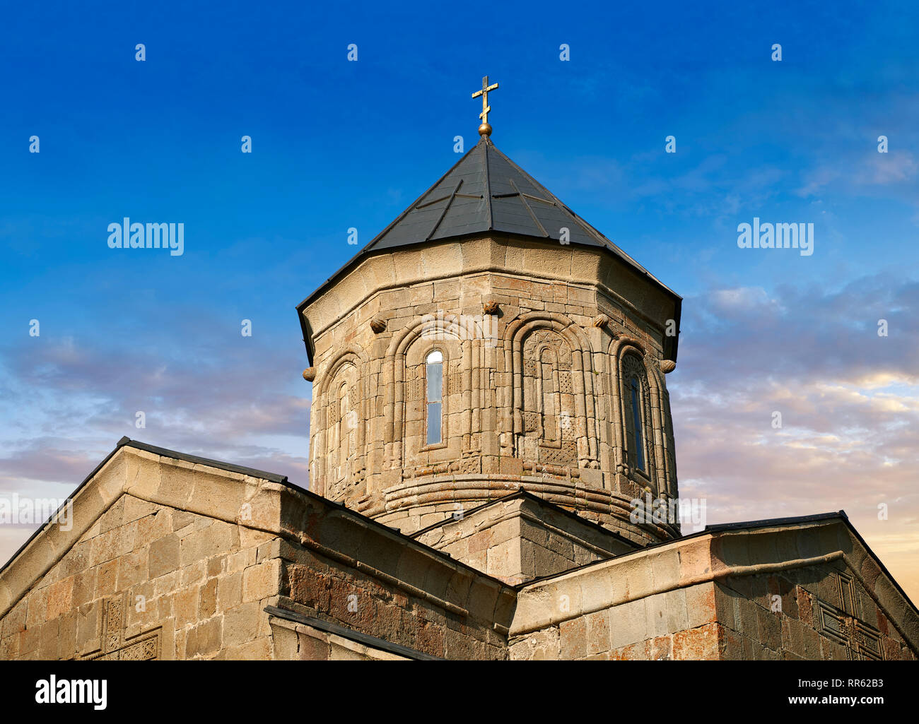 Bilder & Bilder von gergeti der Heiligen Dreifaltigkeit (sameba) Tsminda georgisch-orthodoxen und Apostolische Kirche Kuppel, 14. Jahrhundert, Gergeti, Chevi provin Stockfoto