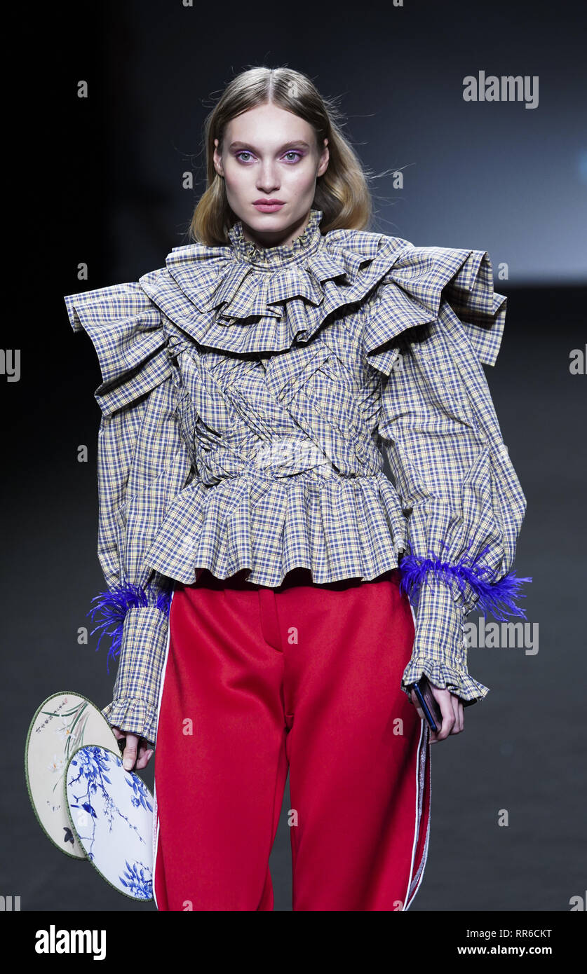 Modelle auf dem Laufsteg während der Anel Yaos fashion show am EGO Mercedes Benz Fashion Week bietet: MODELL Wo: Madrid, Spanien Wann: 24 Jan 2019 Credit: Oscar Gonzalez/WENN.com Stockfoto