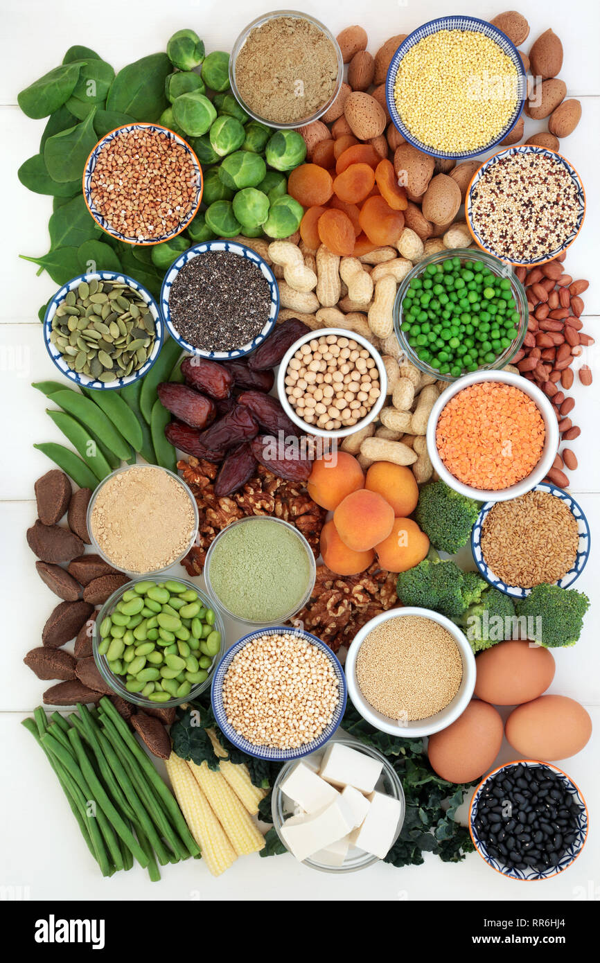 High Protein health food Collection mit Hülsenfrüchte, Obst, Gemüse, Tofu, Molkerei, zu ergänzen, zu Pulver, Körner, Nüsse und Samen. Stockfoto