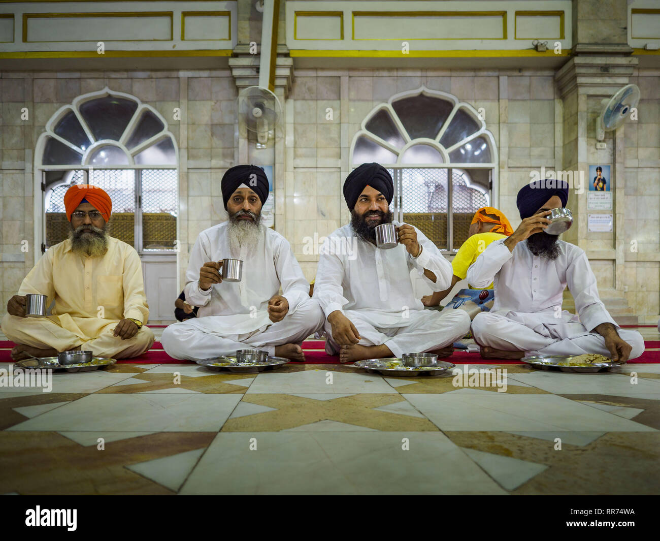 Sikh Essen Stockfotos Und Bilder Kaufen Alamy