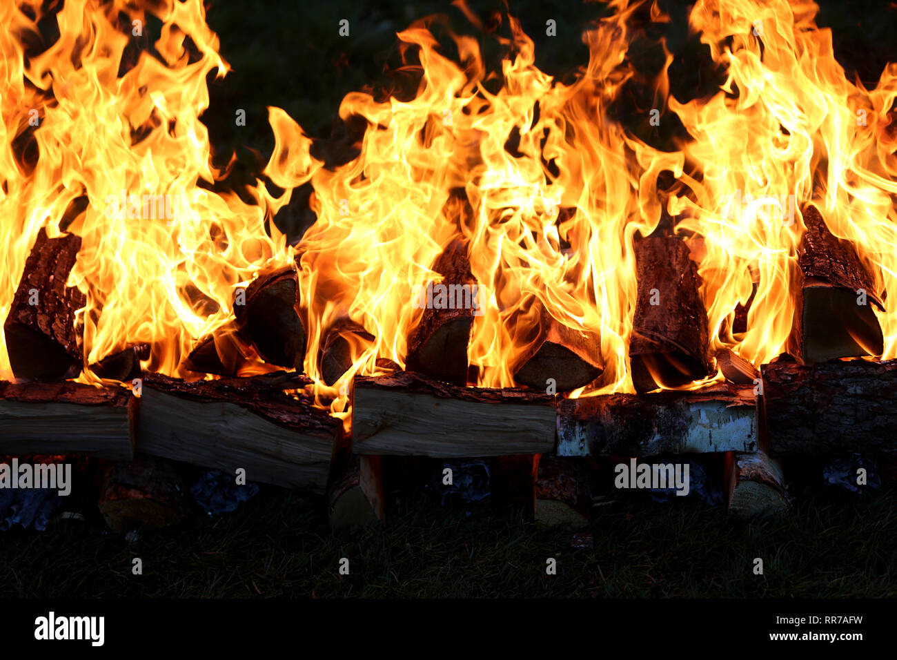 Allgemeine Ansichten der Liebe Feuer gehen mit aldingbourne Trust in West Sussex, UK. Stockfoto