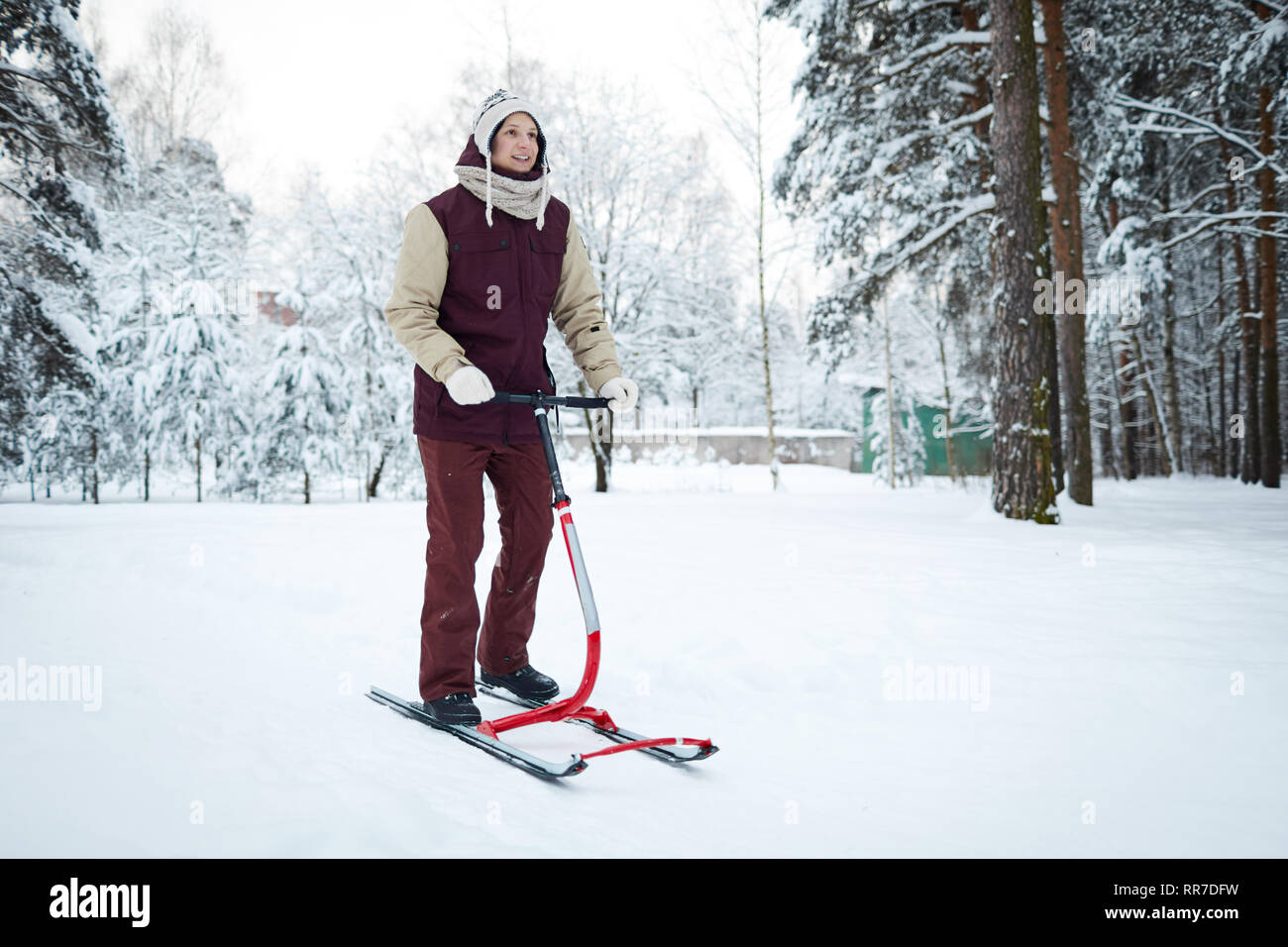 Mann, Schlitten Stockfoto