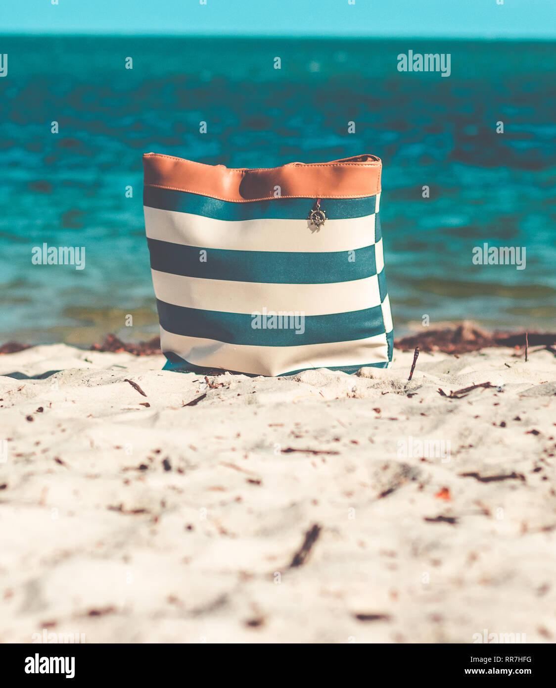 Bag am tropischen Strand Stockfoto