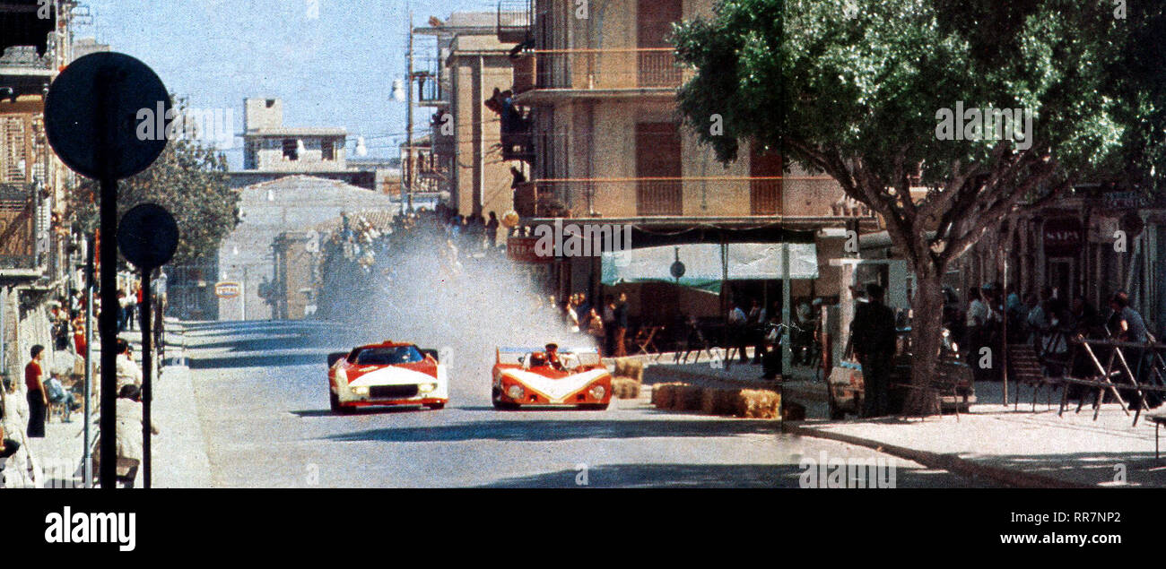 Cerda (Sizilien, Italien), 'Piccolo Madonie"-Straße", 9. Juni 1974. Von rechts nach links: Pino's Pica Lola-Ford T284, gefördert Motul, überholt Gérard Larrousse der Lancia Stratos HF 2.4 V6 (Prototyp), gefördert Marlboro, in Runde 2 des 1974 Targa Florio. Stockfoto