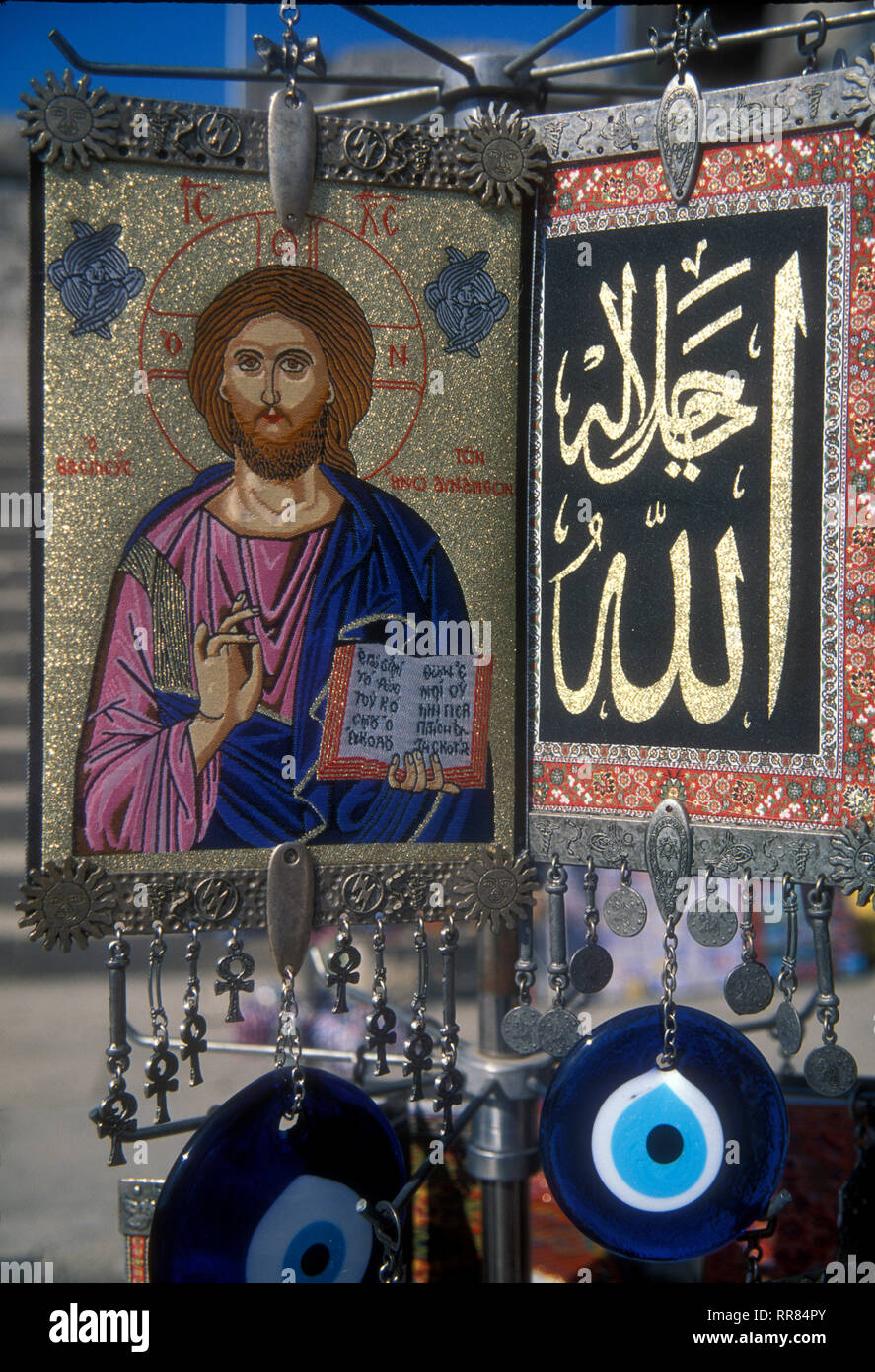 Religiöse Souvenirs sind ein großes Geschäft in der beliebten Pilger Seiten. Hier in Istanbul. Stockfoto