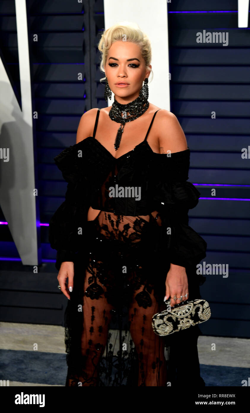 Rita Ora an der Vanity Fair Oscar Party im Wallis Annenberg Center für Darstellende Künste in Beverly Hills, Los Angeles, Kalifornien, USA, statt. Stockfoto