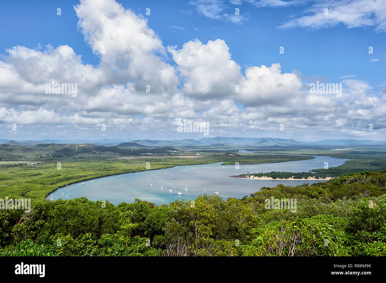 Blick auf den Endeavour River von Grassy Hill Lookout, Cooktown, Far North Queensland, Queensland, FNQ gesehen, Australien Stockfoto