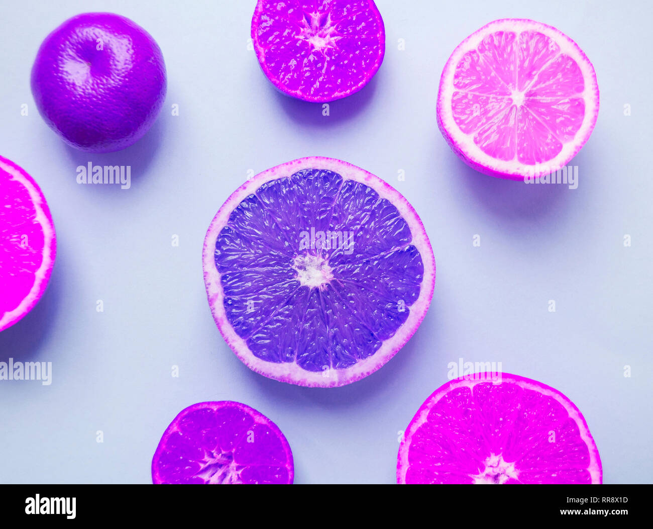 Flach Schneiden reif Juicy Grapefruit, Zitrone und orange auf. Citrus  Muster. Collage im Pop Art Stil Stockfotografie - Alamy