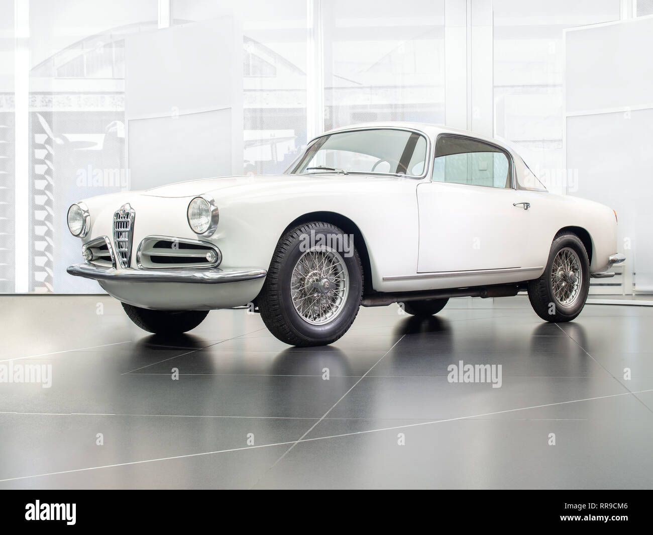 ARESE, ITALIEN - Februar 13, 2019: 1954 Alfa Romeo 1900 Super Sprint in das Alfa Romeo Museum (Museo Storico Alfa Romeo) Stockfoto