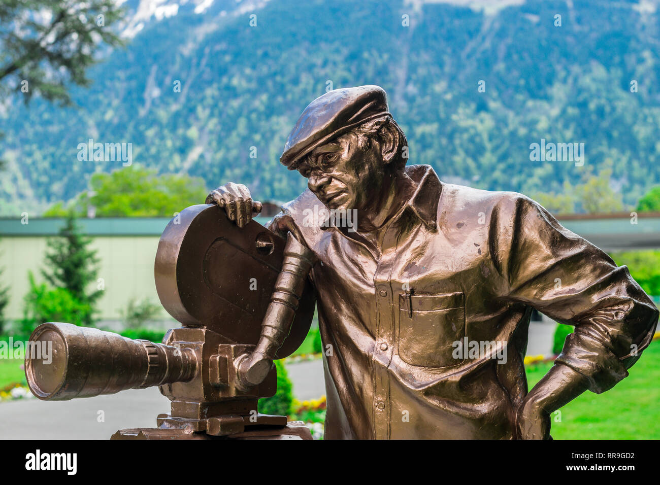 Statue des berühmten indischen Filmemacher, Yash Chopra, bei Casino Kursaal in Interlaken, Schweiz. Stockfoto