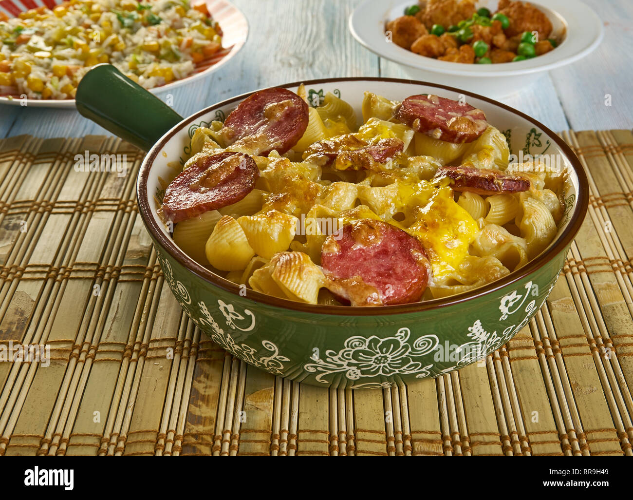 Fleischliebhaber Pizza, Auflauf, Pizza, Auflauf, der herzhafte mit Hackfleisch und Peperoni Stockfoto