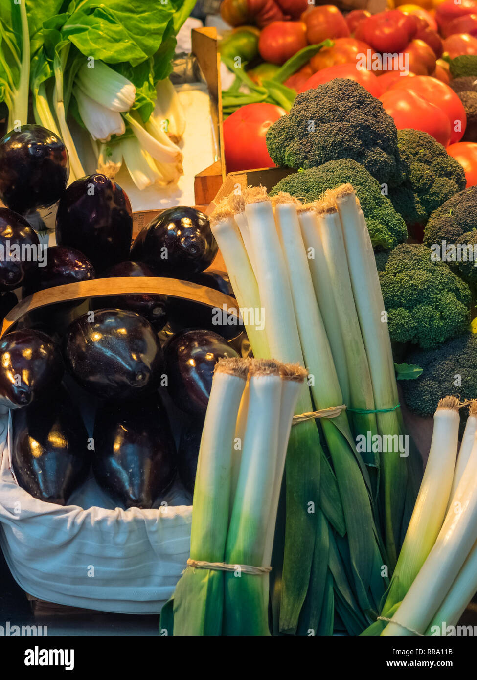 Anders farbigen Adern in einem traditionellen Markt in Bilbao, Spanien. Veggie Stockfoto