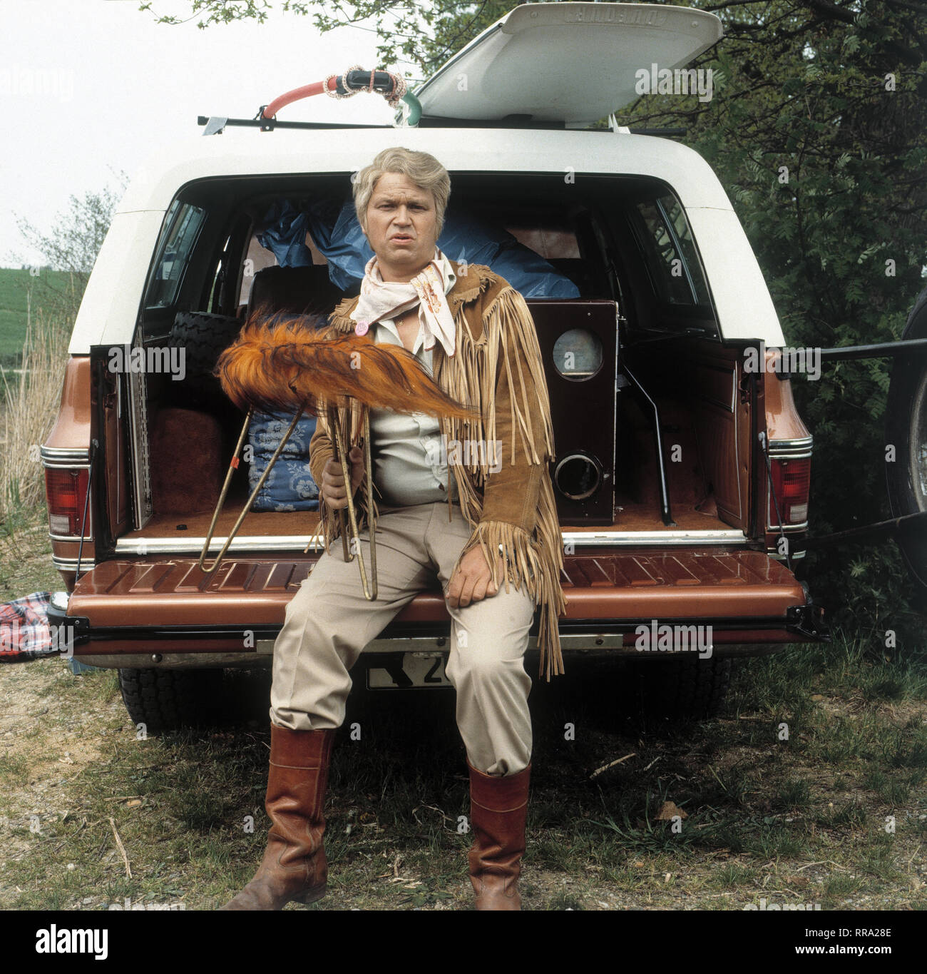 FAST WIA IM RICHTIGEN LEBEN/D 1982 / Hanns Christian Müller/Gerhard Polt im Sketch: 'Der Einzelgänger' 29618/Überschrift: FAST WIA IM RICHTIGEN LEBEN/D 1982 Stockfoto