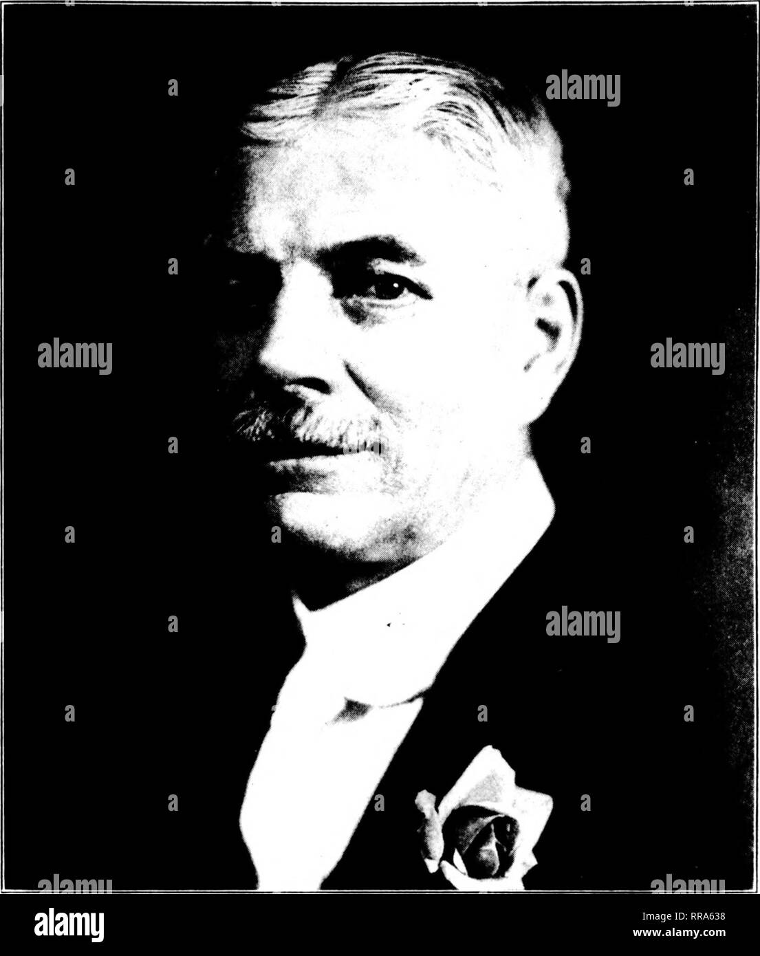 . Floristen Review [microform]. Blumenzucht. NOVEMBKlt y, 1922 Die Floristen^ Review 45 Anzahl caiiio U in beträchtlicher Entfernung. Die von außerhalb der Stadt umfasste die folgenden: Mattliows, F.W., Ituur Roihcstcr, N.Y., Alfred, Erie, ich 'u. Noycs, D.H., Toledo, (). Krueger, Wm. F., Toledo, O. Walker, William, ich "llisvill (^Ky. McKeown, J. M., Kansas City, MO. Zoerb, Curl G., La Crosse, Wis. ix) Oby, 0. L., Kacinc, Wis MacLean, George, Madison, Wis. Mac-Lean, Gilbert, Madison, Wis Aspinwall, L.L., Fort Atkinson, Wis Hill, E.U., Itiohmond, Ind McKcei 0. F., Iticlinioud, Ind Steinkamp, 0. E., Ind Stockfoto