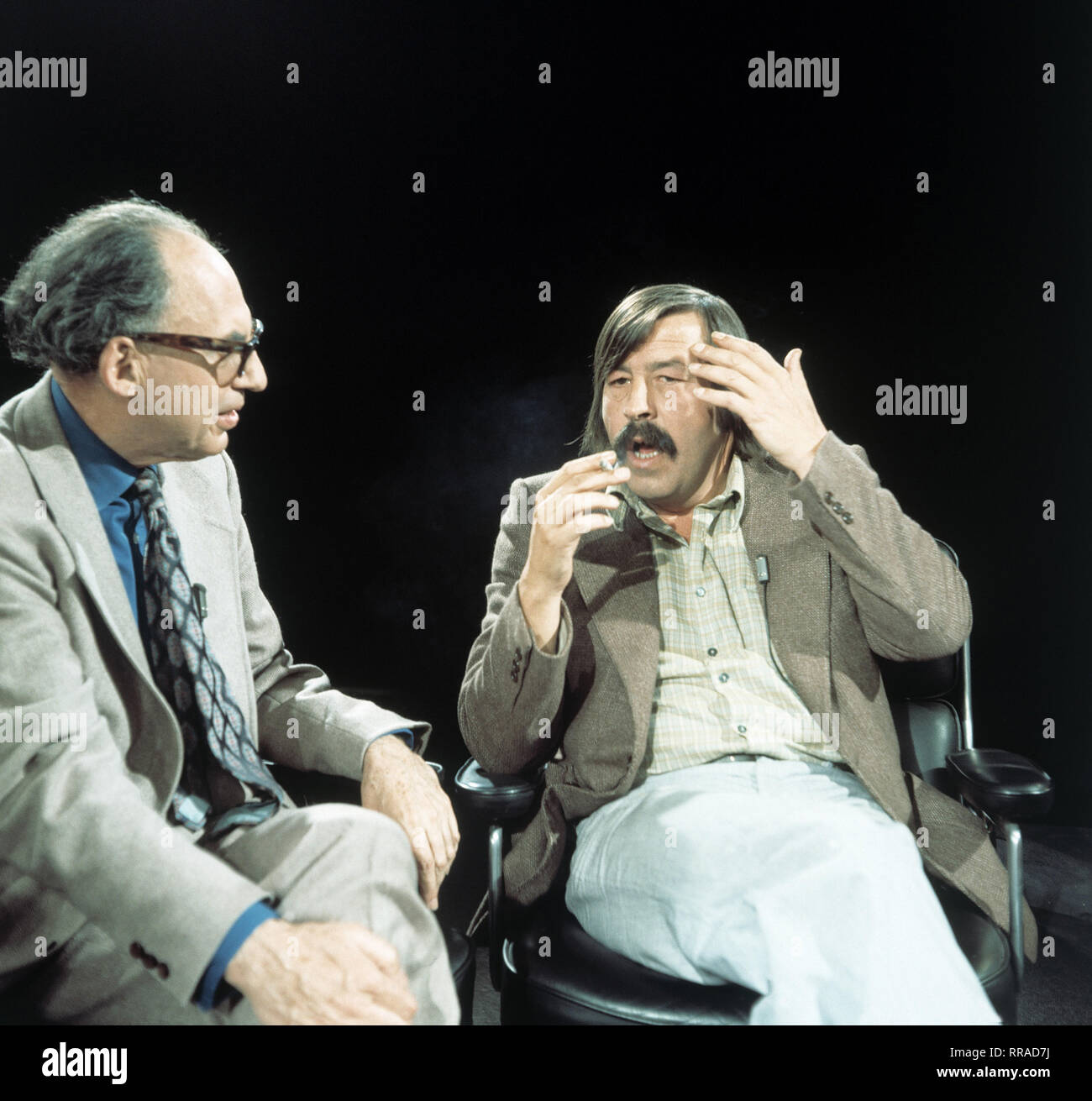 LITERARISCHES COLLOQUIUM/Autoren HENRY MARX und Günter Grass, Sendung im ZDF, Mai 1976 sterben. Grimm 797/Überschrift: Literarisches Colloquium Stockfoto