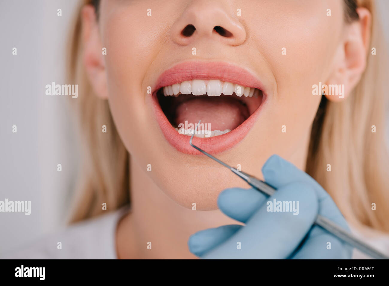 Zahnarzt In Der Nähe Von Mir Zahnärztliche Untersuchung Stockfotos und -bilder Kaufen - Alamy