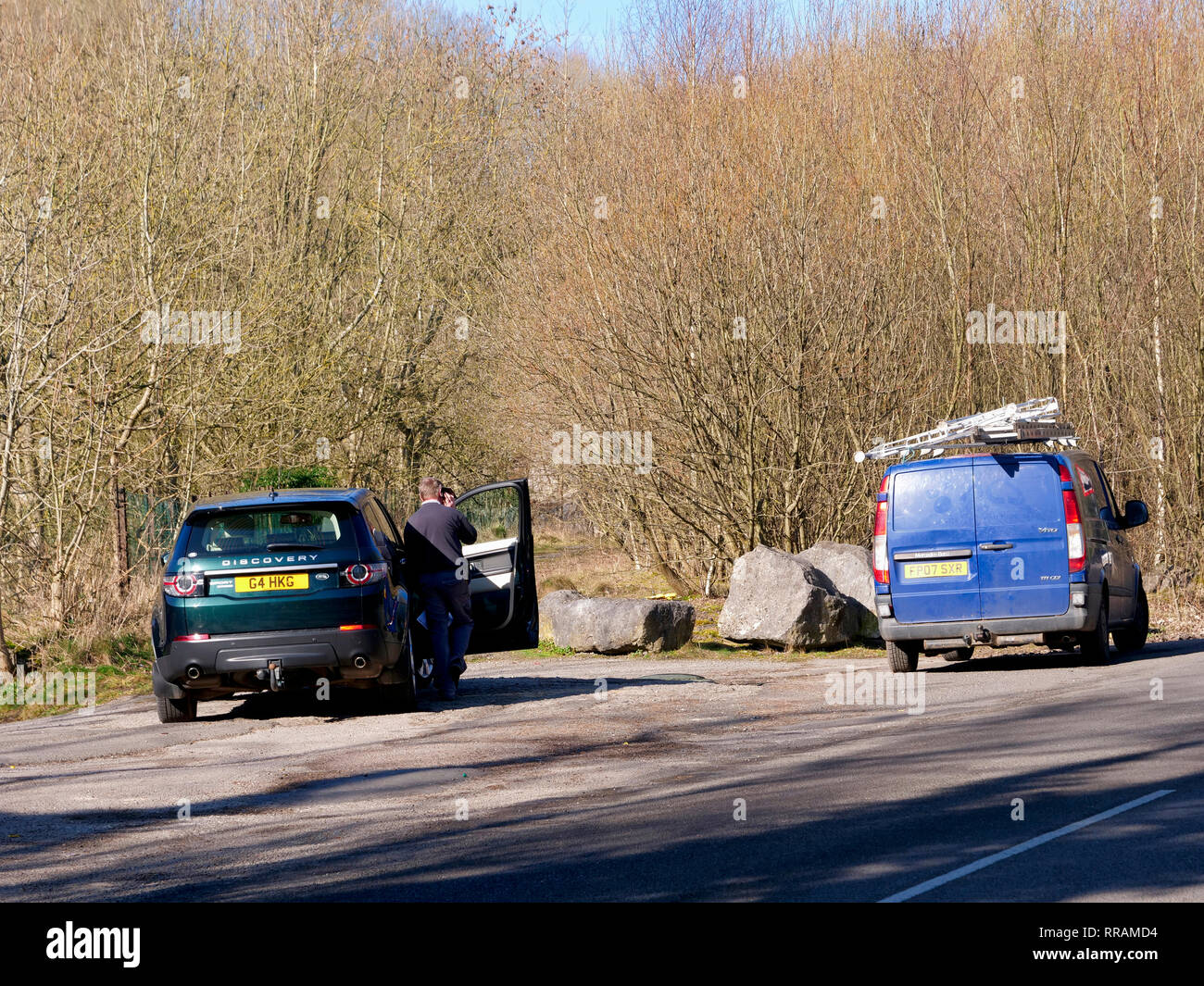 Wirksworth, Derbyshire, UK. 25 Feb, 2019. Lokalen Aussichtspunkt unter Androhung von Sinti und Roma Traveller Camp nach Ratsmitglieder von Derbyshire Dales District Council für die Einwohner von wirksworth Für haben, die Entscheidung zu treffen sich entschuldigte, zu kommentieren, dass sie 'Wäre es nicht auf jedermann' wünschen, Councillor Mike Ratcliffe nannte die Entscheidung einen "parteipolitische Manöver", Stoney Holz, Wirksworth, Derbyshire Dales. Land wurde als 6 Monat vorübergehend geduldet Site zugeordnet. DDDC Plan unten zu schneiden alle Bäume auf der Seite Zimmer für Reisende camp zu machen. Quelle: Doug Blane/Alamy leben Nachrichten Stockfoto