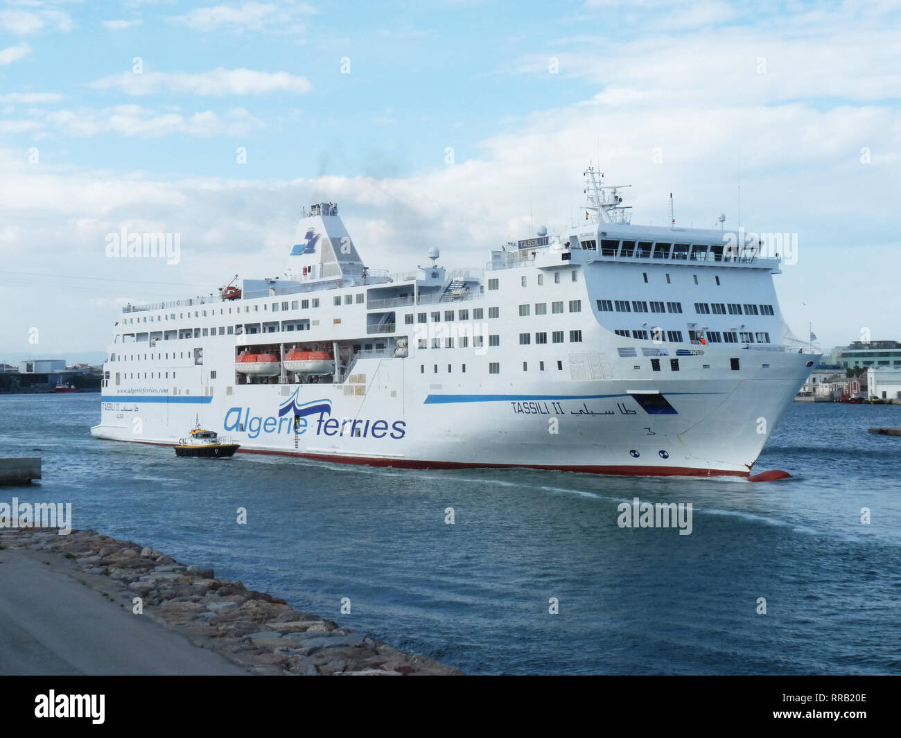 Fähre Tassili II der Algerie Ferries Unternehmen verlässt den Hafen von Barcelona. Juni 12, 2018. Stockfoto