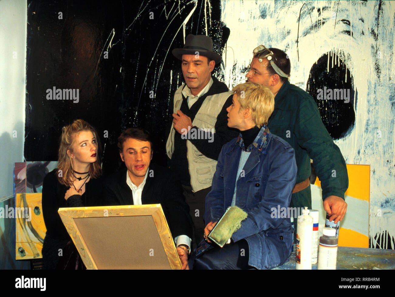 In der Ateliergemeinschaft "Villa Palermo unter der Leitung von Gerhard Schulze-Leitner hat sich Faust als Konzept-Künstler eingenistet, um in einem mysteriösen Mordfall zu ermitteln. /Bild: Bea Kutschenanhänger (KATJA STUDT), Schulze-Leitner (Christoph Waltz), Faust (Heiner Lauterbach), Andrea Lahn (ANN - Kathrin Kramer), Reinfeld (MICHAEL TRISCHAN)/Überschrift: Faust/D 1997 Stockfoto
