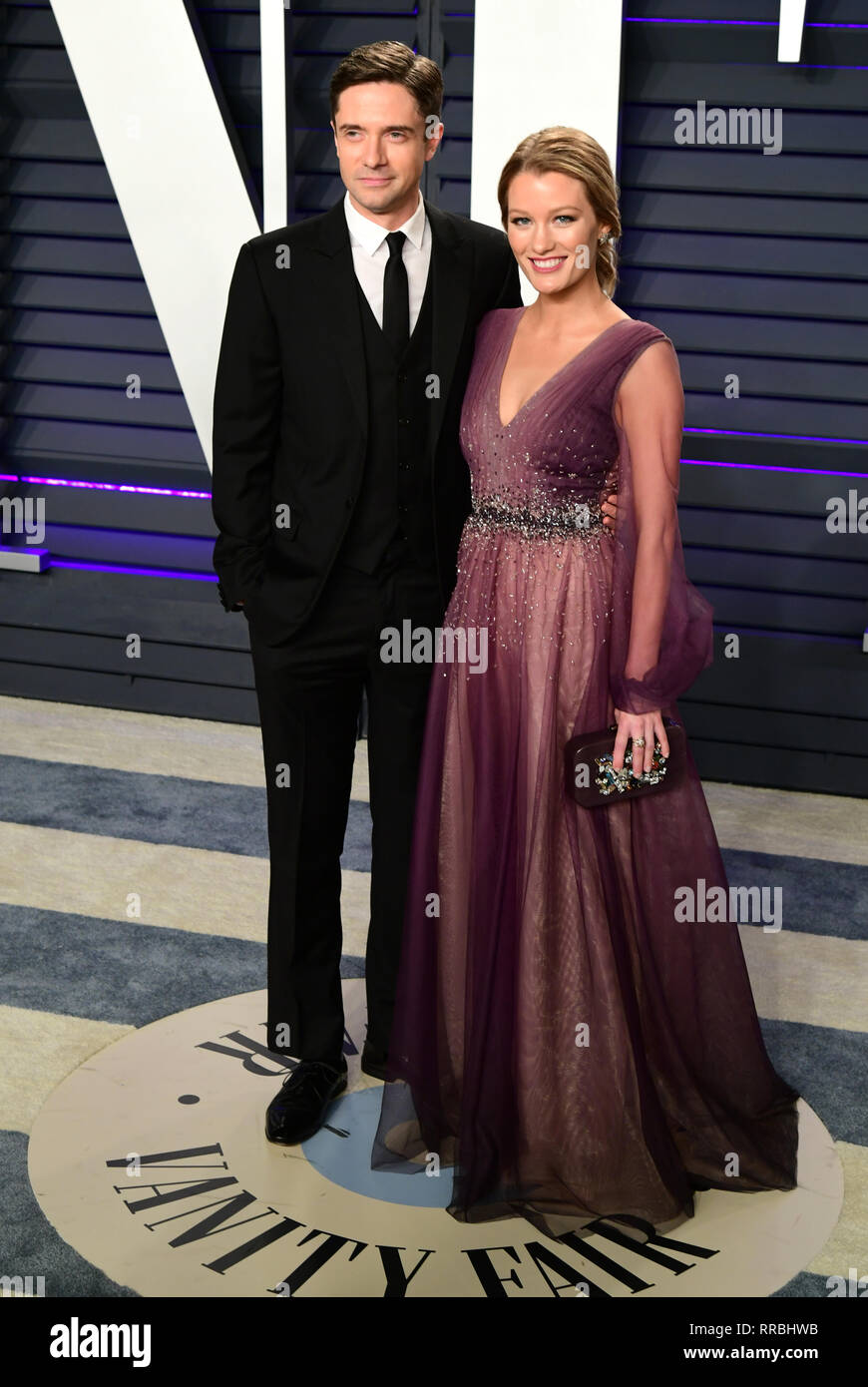 Topher Grace und Ashley Hinshaw Teilnahme an die Vanity Fair Oscar Party im Wallis Annenberg Center für Darstellende Künste in Beverly Hills, Los Angeles, Kalifornien, USA, statt. Stockfoto
