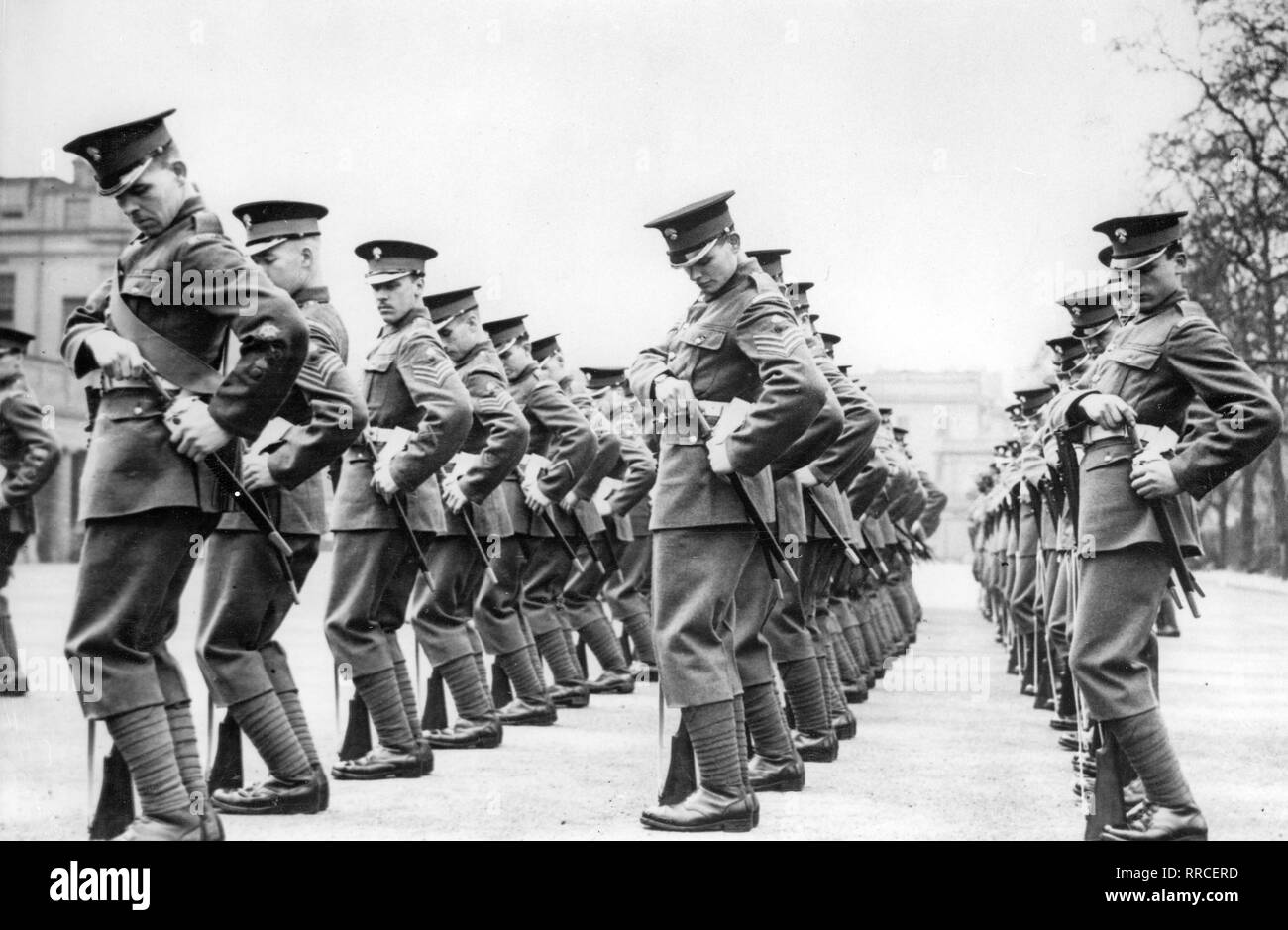 Wachen Grenadier Bajonett drill 1939 Stockfoto