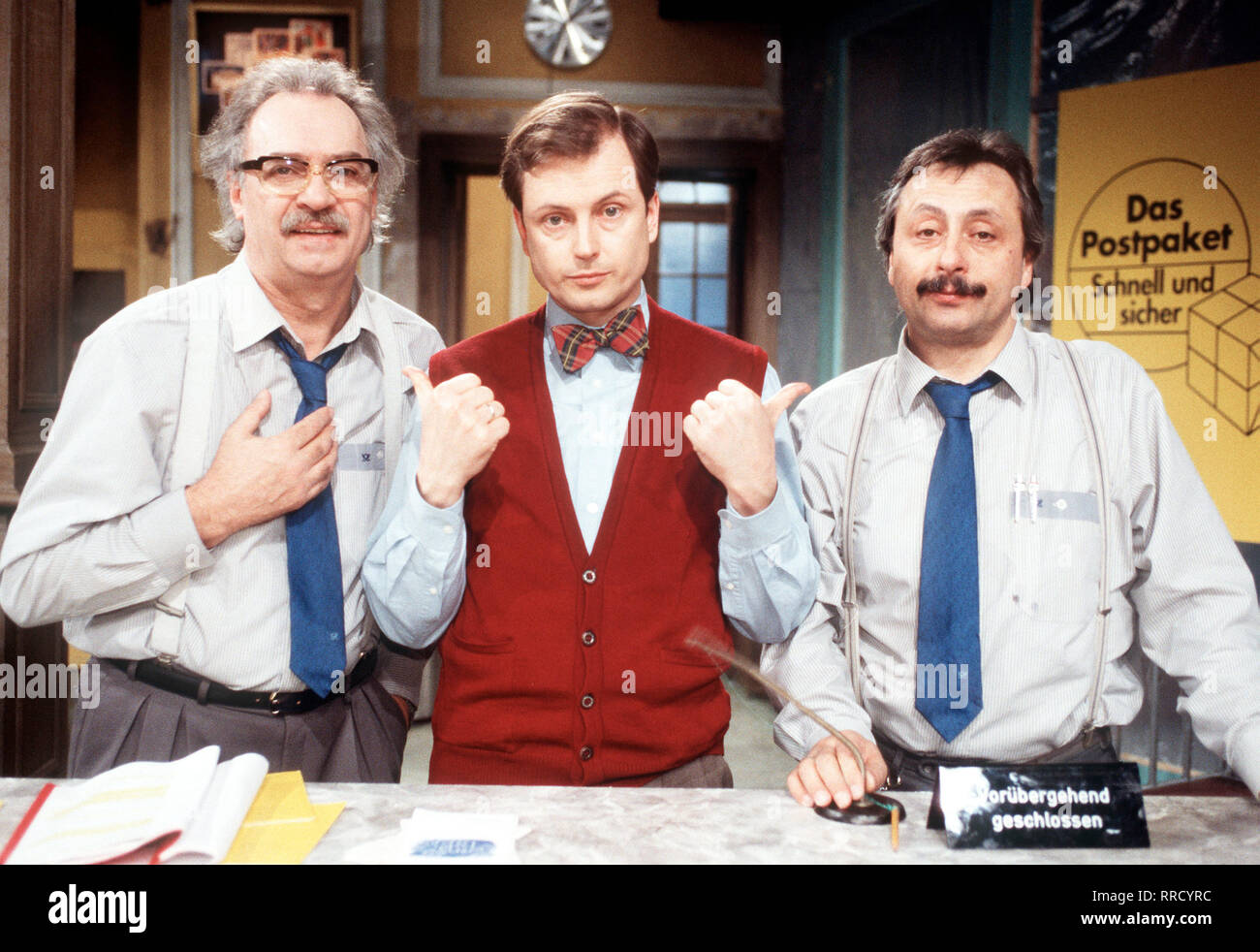 SALTO POSTALE/Schweres Los/Rudi Reschke bereitet sich auf sein Ausscheiden aus dem Postdienst vor... /Bild v. l. n. r: Rudi Reschke (ACHIM WOLFF), Maximilian Mäßig (HANS-JÜRGEN SCHATZ), Stankoweit (WOLFGANG STUMPH)/C 42720/, 23 DFApostale/Überschrift: SALTO POSTALE Stockfoto