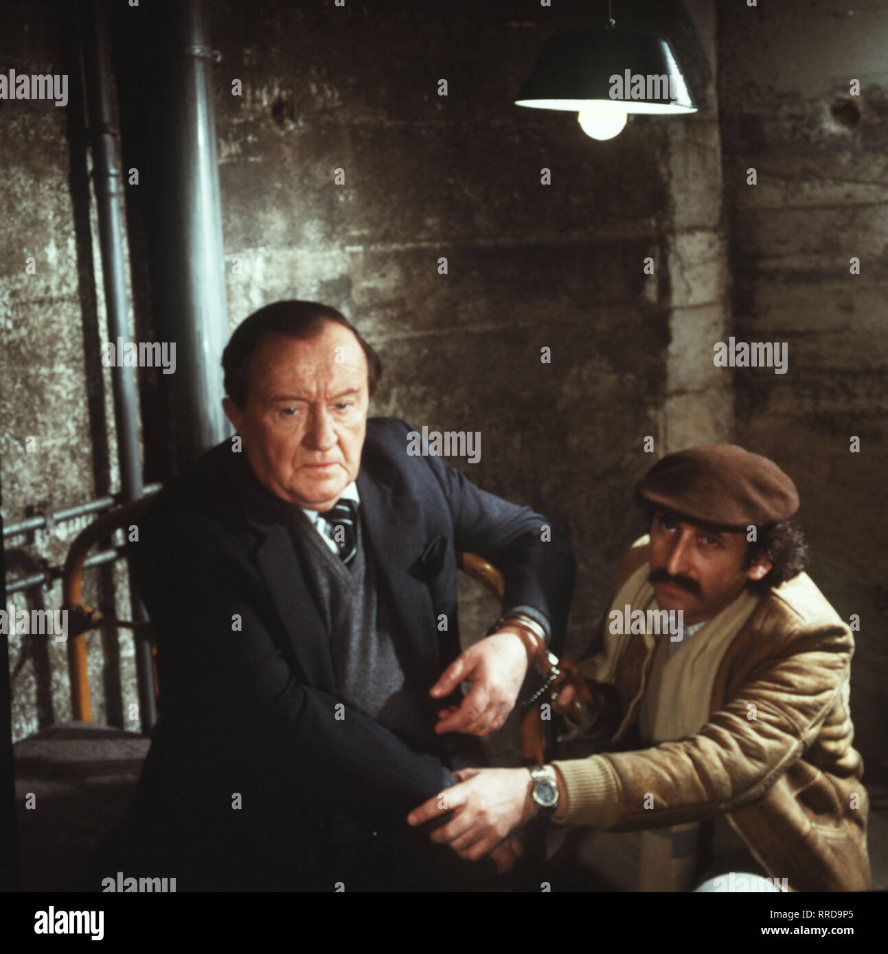 DER ALTE/Klassenkamerad/Siegfried Lowitz ist 'Der Alte' Erwin Köster und TOWJE KLEINER als Rolly/31004/, 13 DFAzdfalt2/Überschrift: DER ALTE Stockfoto