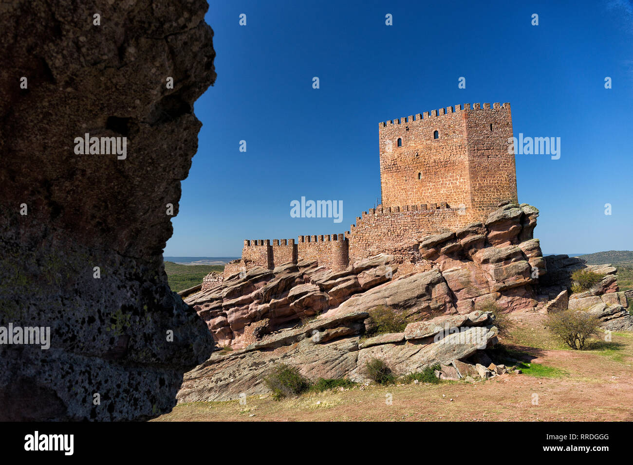 Burg von Zafra. Game of Thrones, Tower of Joy. Hombrados, Campillo de  Dueñas, Guadalajara, Castilla La mancha, Spanien, Europa Stockfotografie -  Alamy
