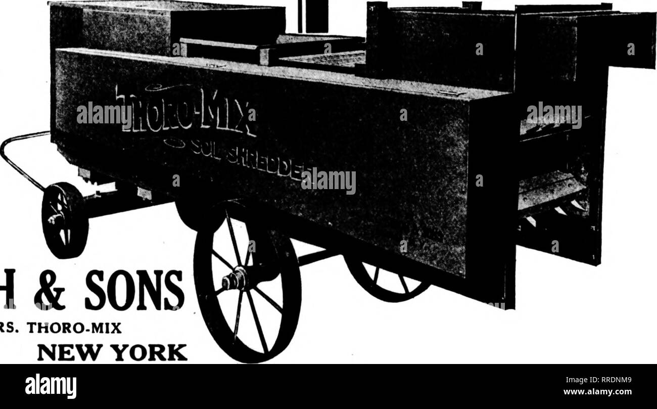 . Floristen Review [microform]. Blumenzucht. Diese Abbildung zeigt eine gute Aussicht auf die Mulde, durch die der Boden Mischung an der Heizung vorgenommen wird. Es zeigt auch die Anordnung der Zähne auf der Zuführtrommel Bars, wie das Gehäuse, oder Haube, hat removeil wurde. Teil der Hopper, Riemen und counter-Welle, die die Spirale Antrieb, wird angezeigt. Die Spirale wird unterstützt Hy zwei schwere Hänger hinten, zwischen denen geht das Rohr vom Öl Schale, die auch bekannt ist. Es ist offensichtlich, dass der Boden und Dünger, die durch diese Spirale und später zu Stück abgeholt und dann rausgeworfen, müssen thoroly Mix. Stockfoto