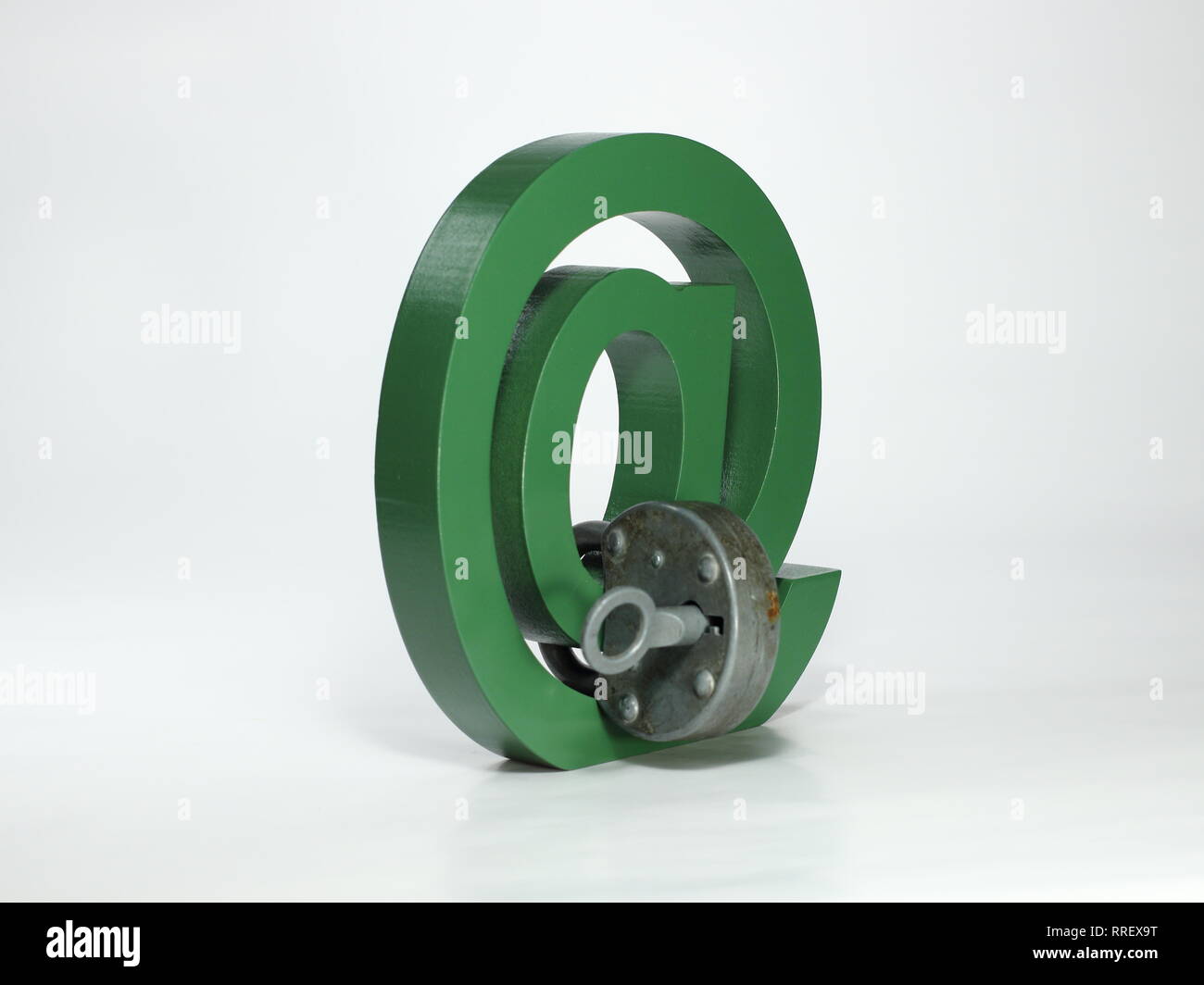 Grün bei Mail Sign Symbol mit Schloss und Schlüssel Stockfoto