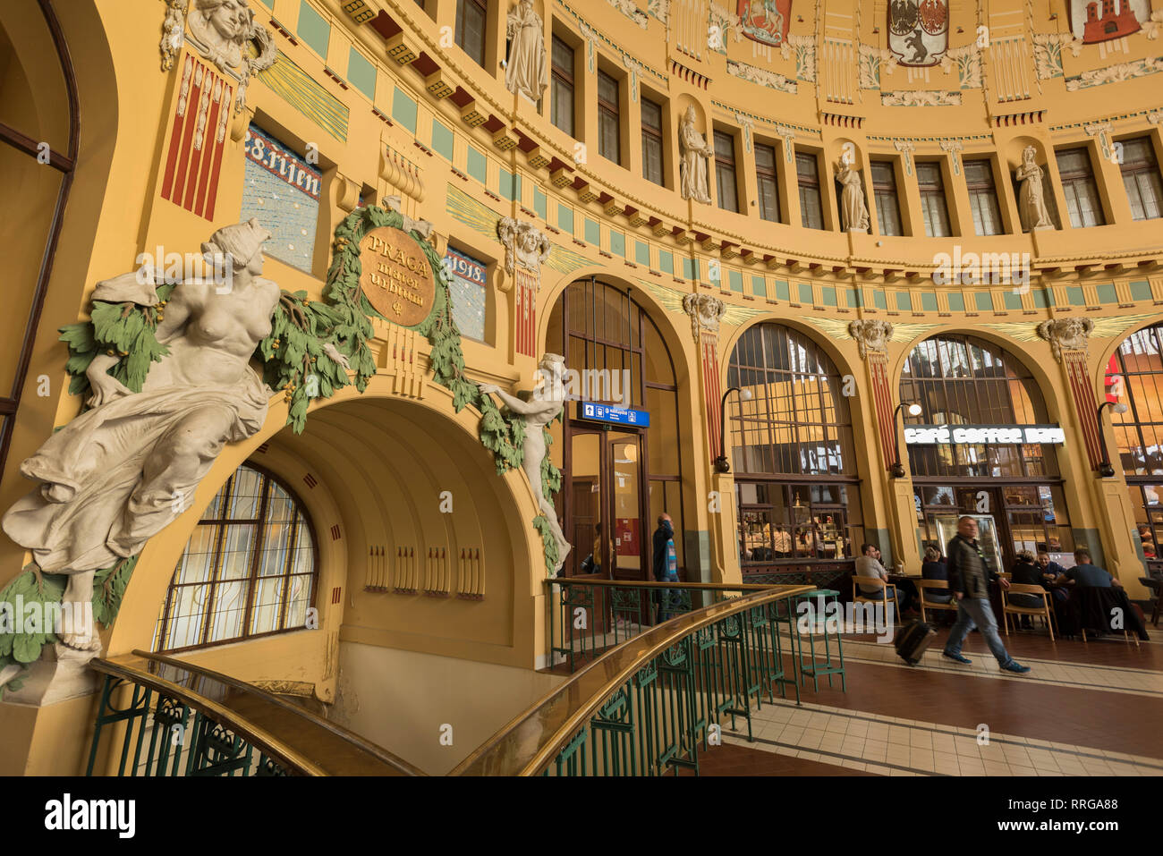 Praha Hlavni Nadrazi, den Hauptbahnhof in Prag, Tschechische Republik, Europa Stockfoto