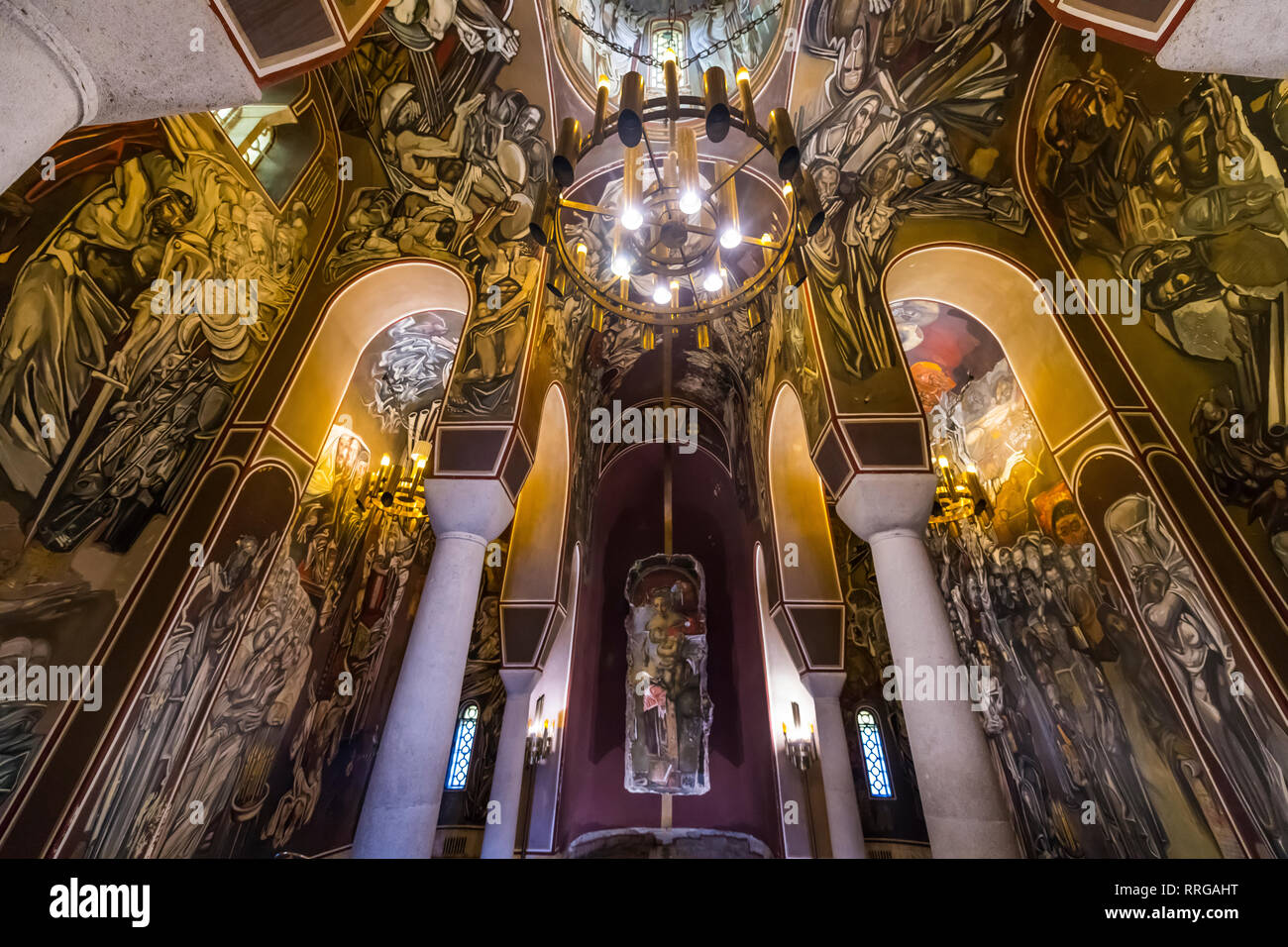 Umlackierte Christi-Himmelfahrt-Kathedrale mit modernistischen Stil Gemälde, Veliko Tarnovo, Bulgarien, Europa Stockfoto
