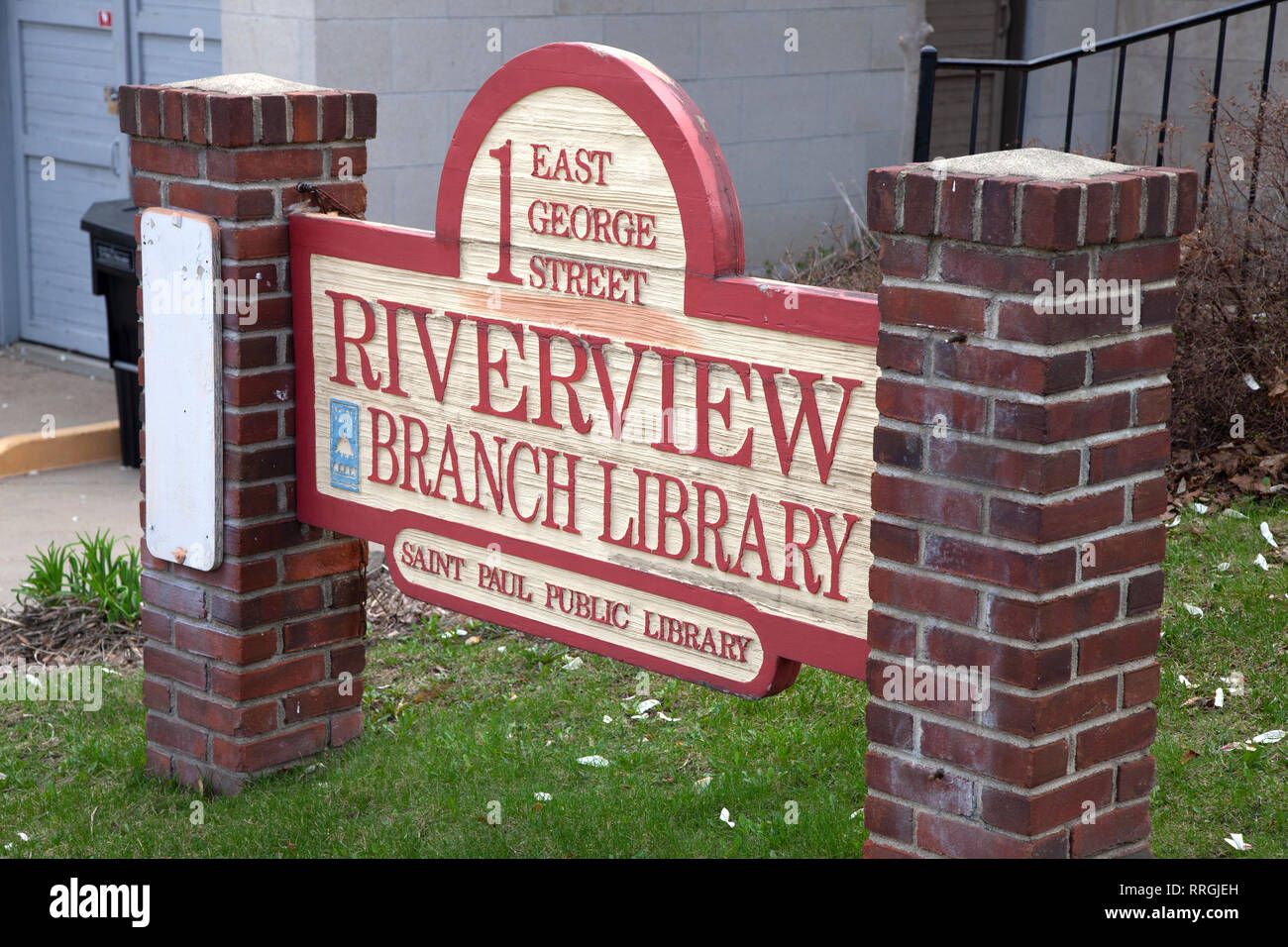 Riverview Zweig Bibliothek in die West St. Paul die Lage für den Start der Cinco de Mayo Parade. St. Paul Minnesota MN USA Stockfoto