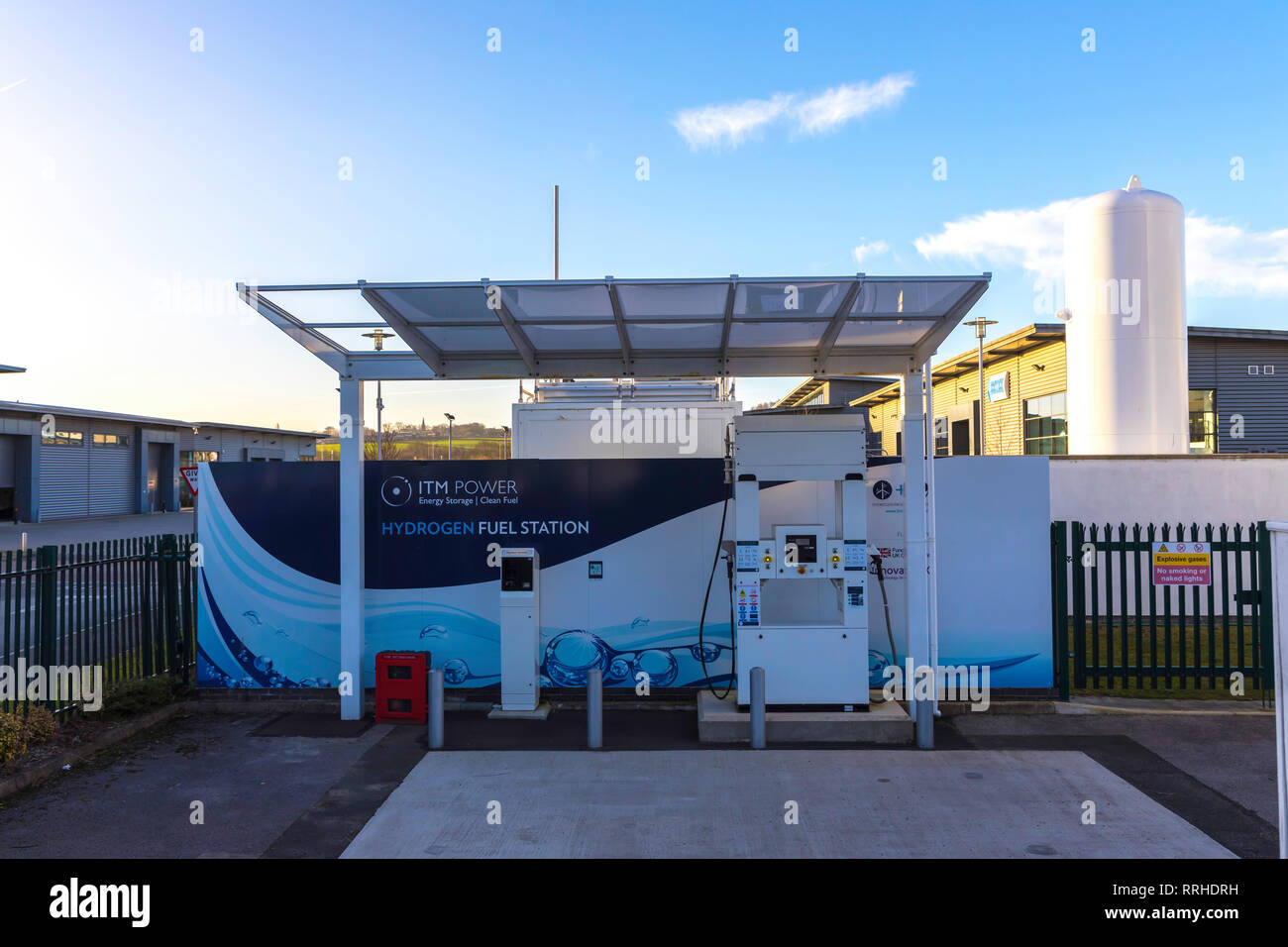 Wasserstoff Tankstelle. Wasserstoff vor Ort mit Wasser und überschüssiger Windstrom über elektrolyseure von ITM Power, Sheffield hergestellt generiert Stockfoto