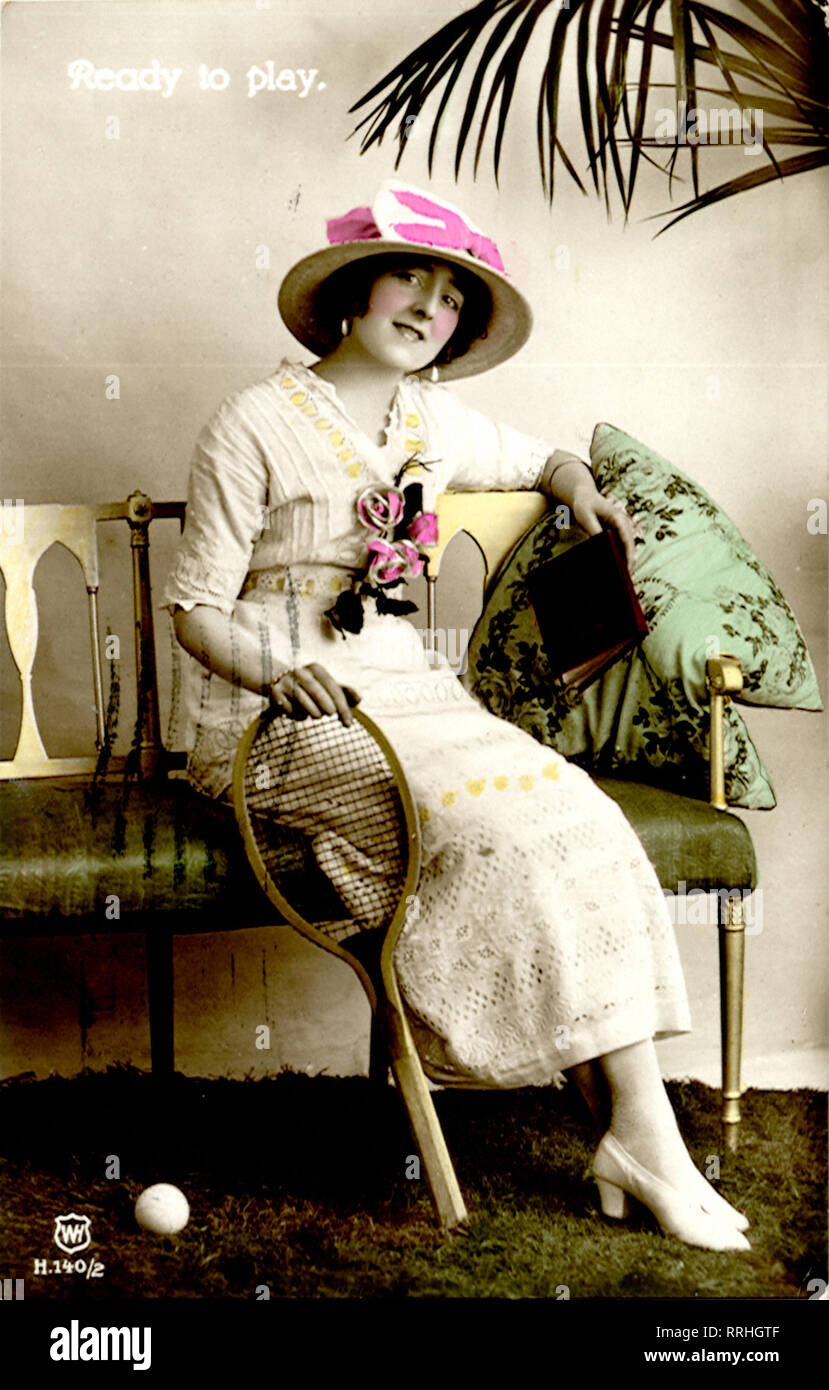 Dame Tennis Player auf einer Bank. Stockfoto