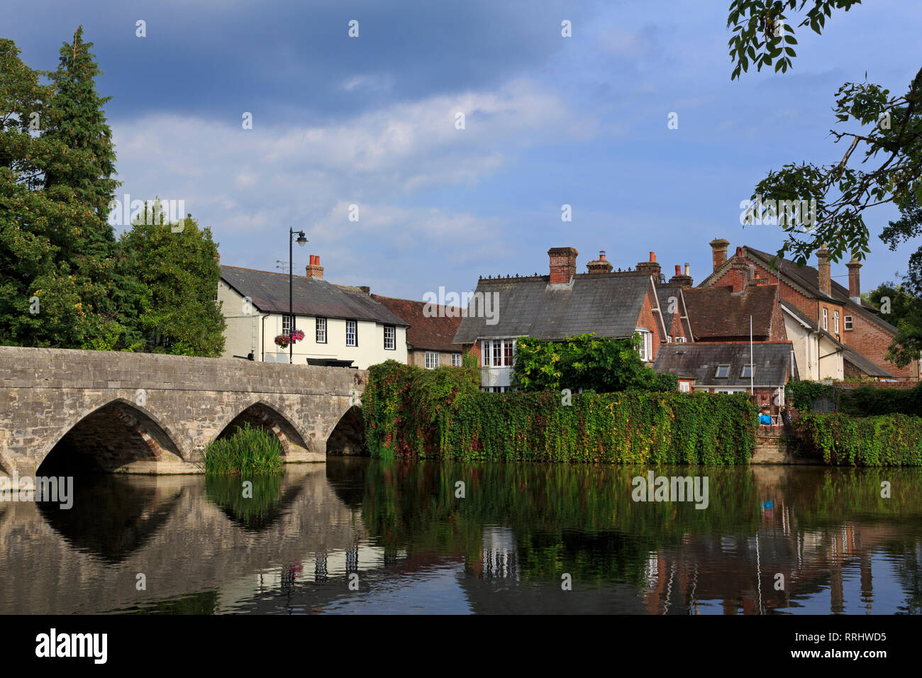 Sieben gewölbte Brücke, Lauscha Stadt, New Forest, Hampshire, England, Vereinigtes Königreich, Europa Stockfoto