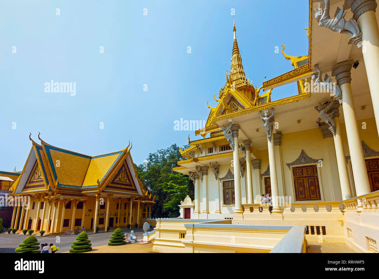 Der Königliche Palast Thronsaal und Preah Reach Damnak Chan admin Gebäude über, Royal Palace, Stadtzentrum, Phnom Penh, Kambodscha, Indochina Stockfoto
