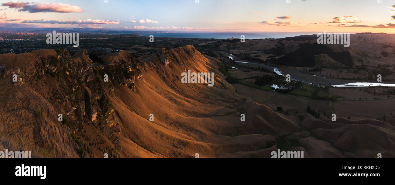 Te Mata Peak bei Sonnenaufgang, Hastings nahe Napier, Hawkes Bay Region, North Island, Neuseeland, Pazifik Stockfoto