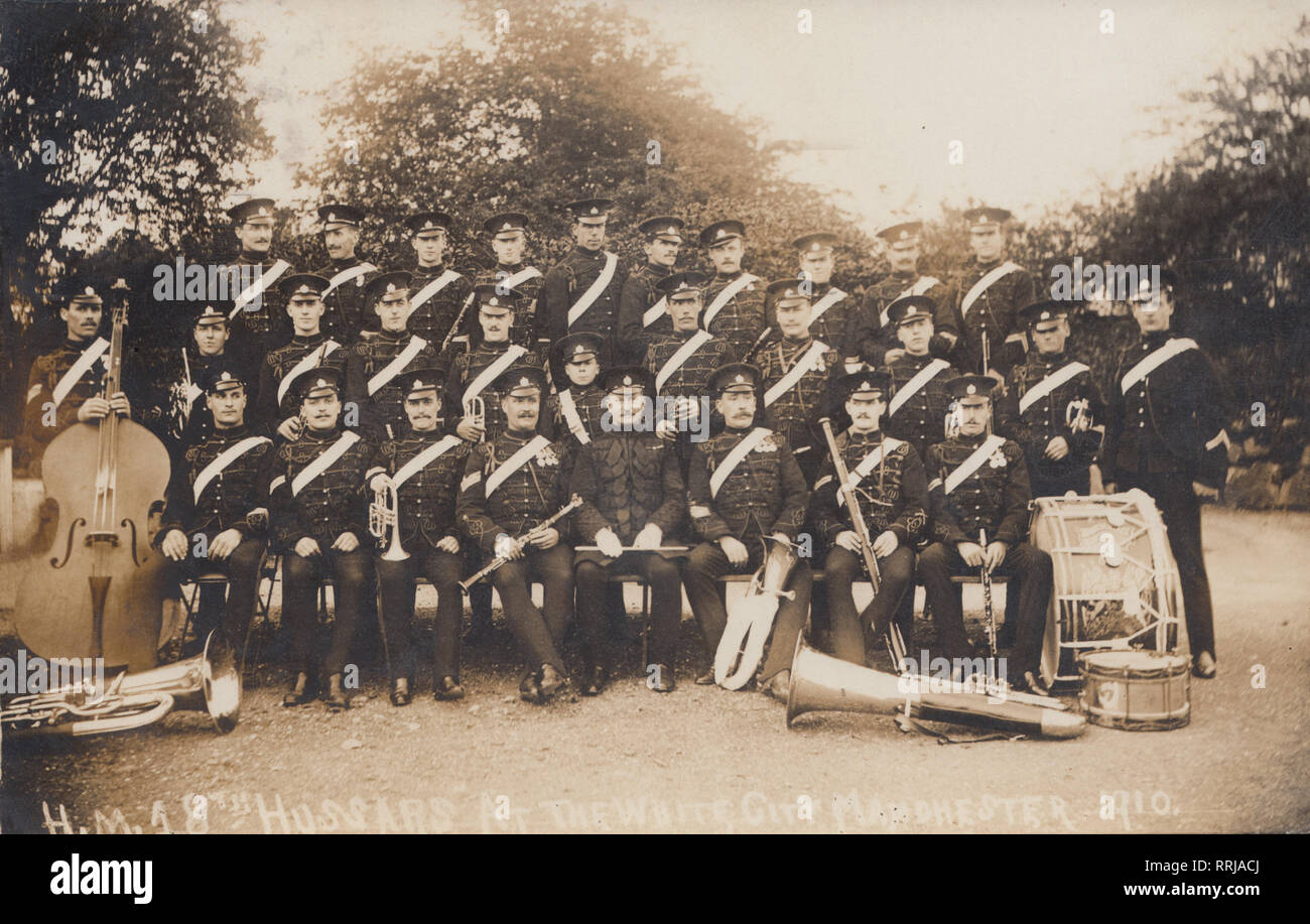 Jahrgang 1910 Edwardian photographische Postkarte angezeigt 1234567 18 Husaren Band im White City, Manchester. Stockfoto