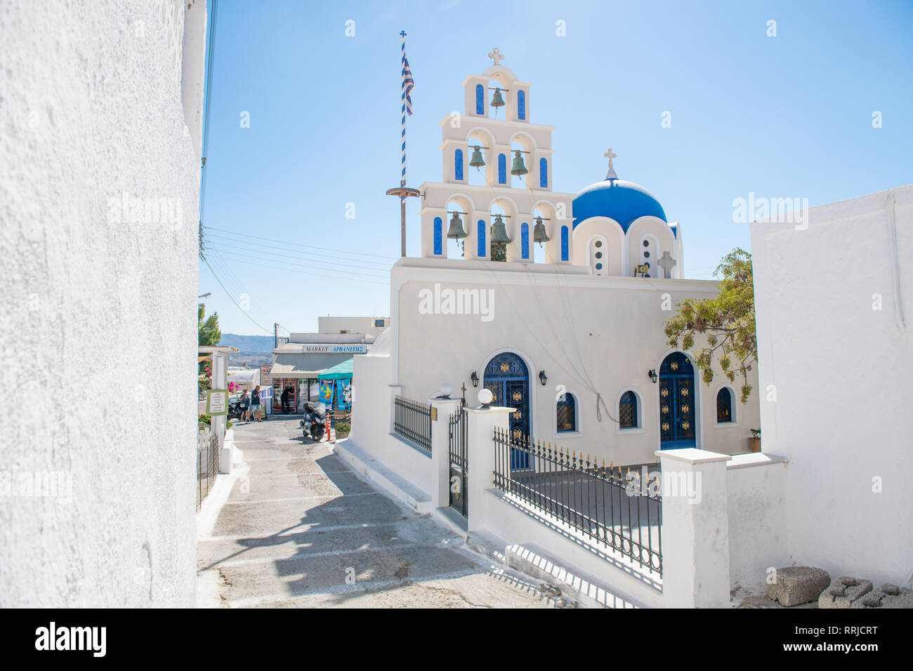 Kirchenglocken in Santorini, Kykladen, Inseln der Ägäis, griechische Inseln, Griechenland, Europa Stockfoto