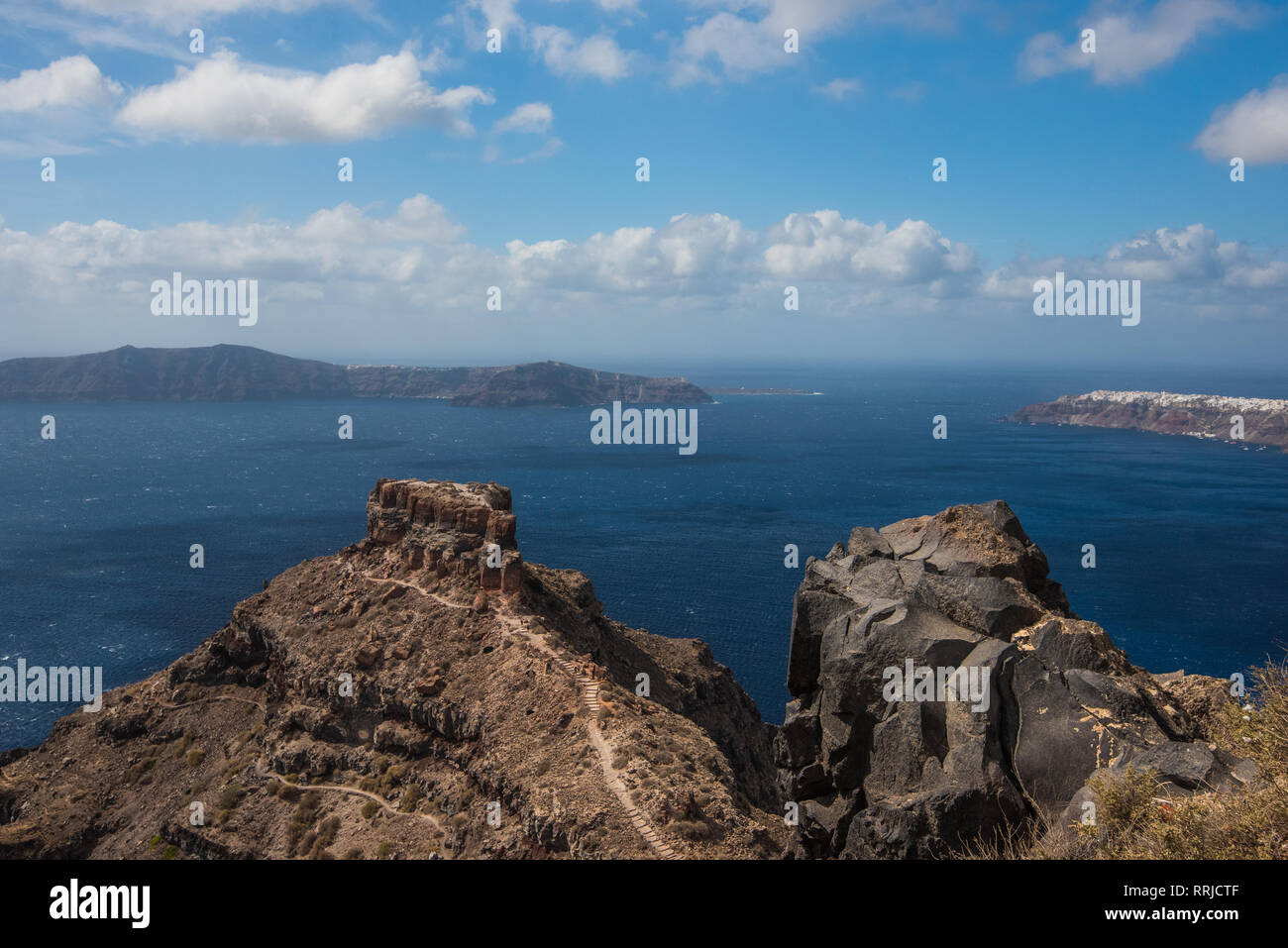 Blick auf Caldera in Santorini, Kykladen, Inseln der Ägäis, griechische Inseln, Griechenland, Europa Stockfoto